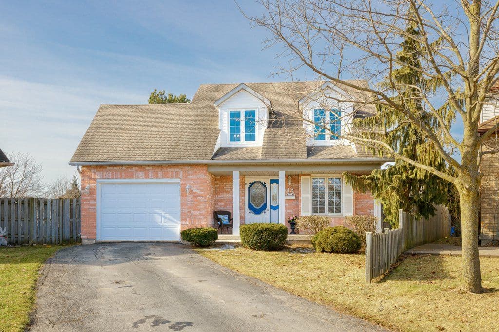 43 Silvercrest Court, Thorold, ON L2V 5B4