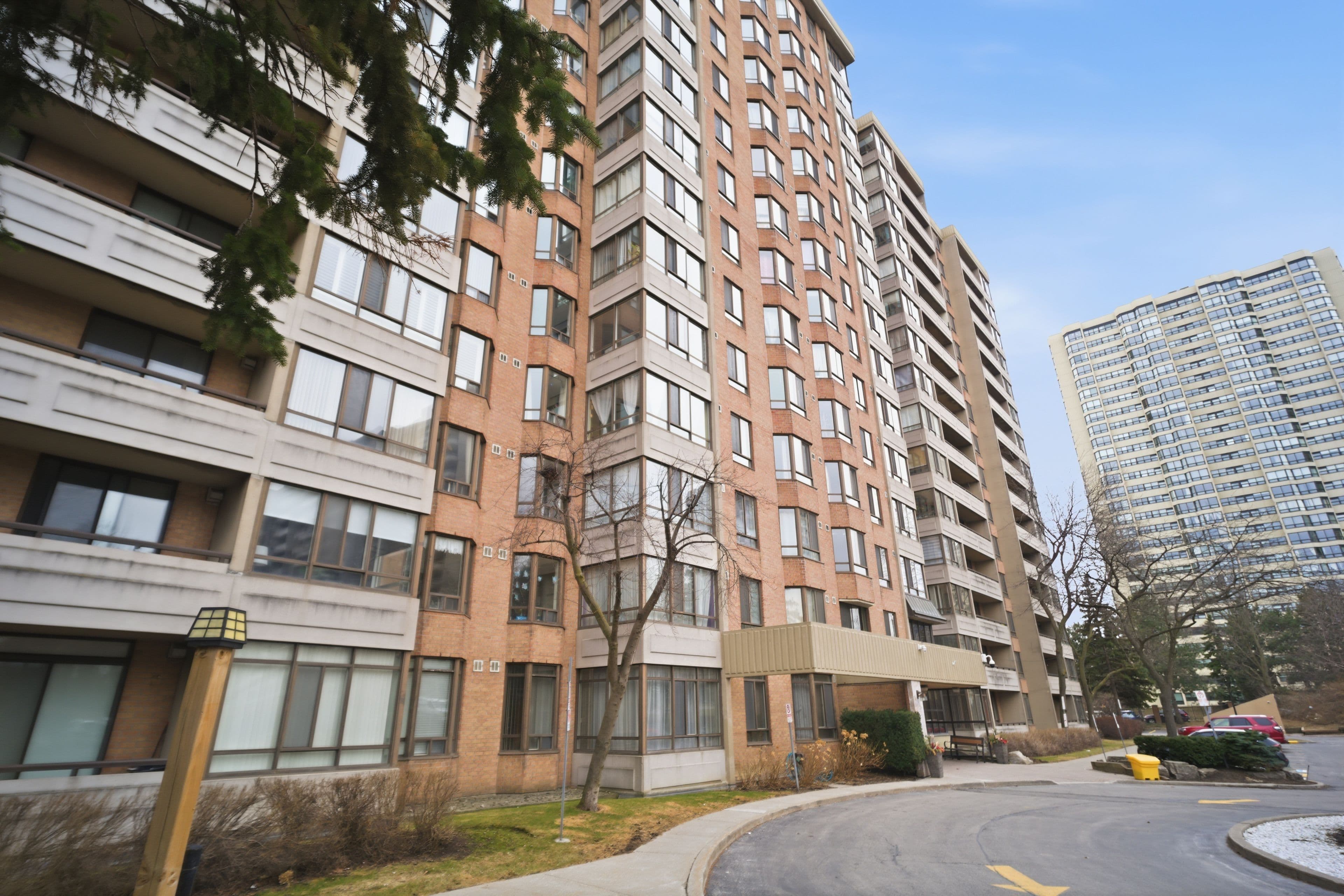 5 Lisa Street 407, Brampton, ON L6T 4T4