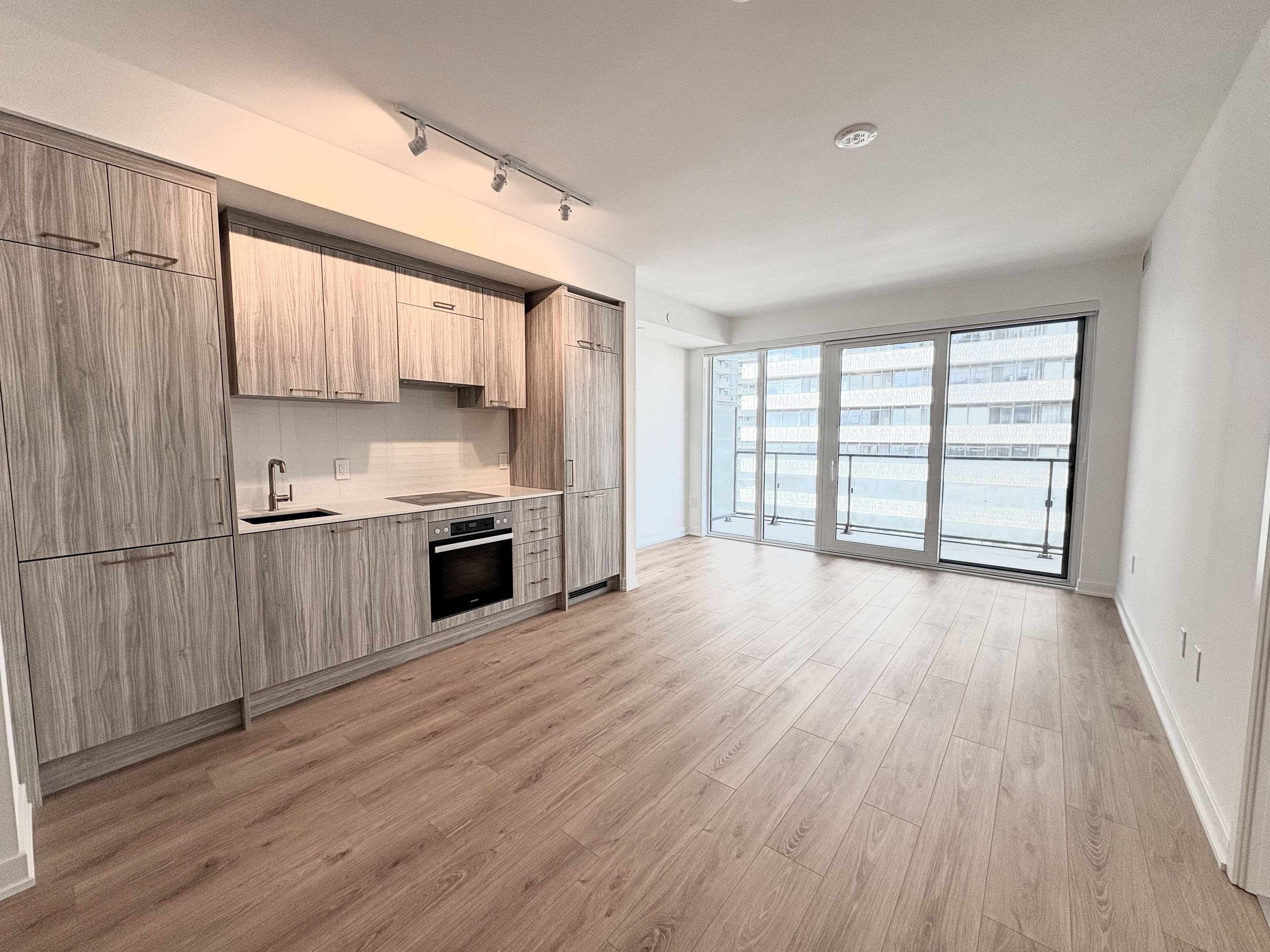 634 Church Street 3401, Toronto C08, ON M4Y 2G3