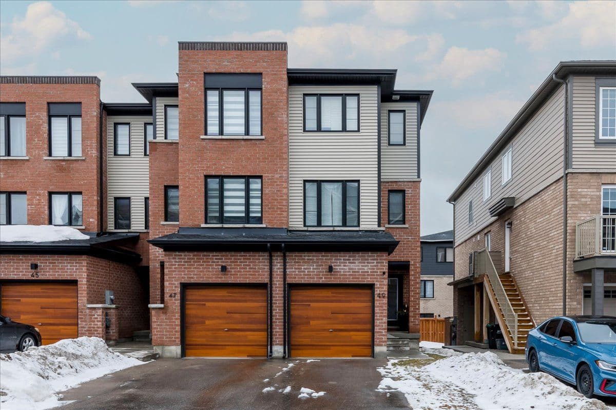 49 Hay Lane, Barrie, ON L9J 0T6