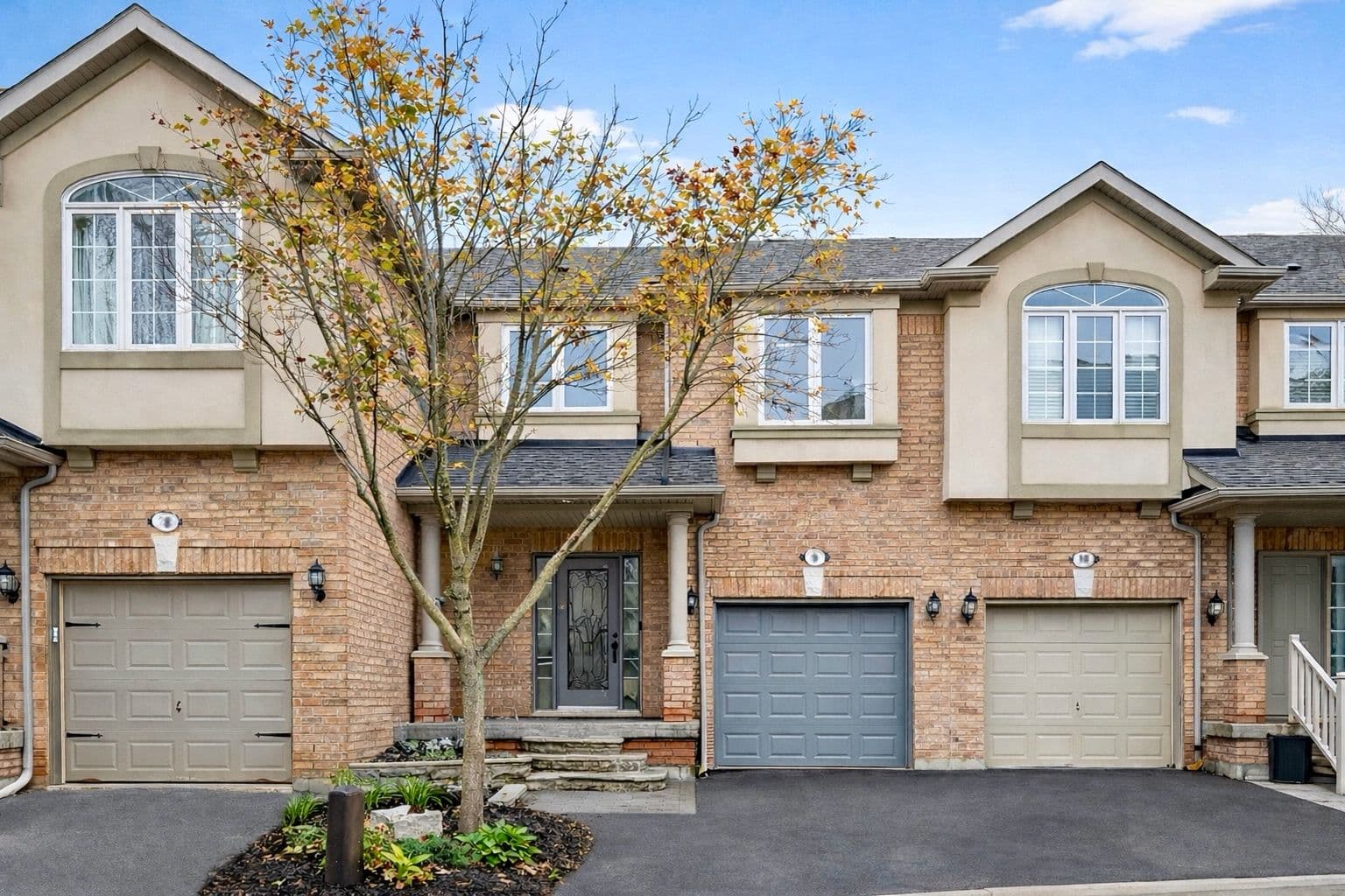 71 Puccini Drive 9, Richmond Hill, ON L4E 4X8