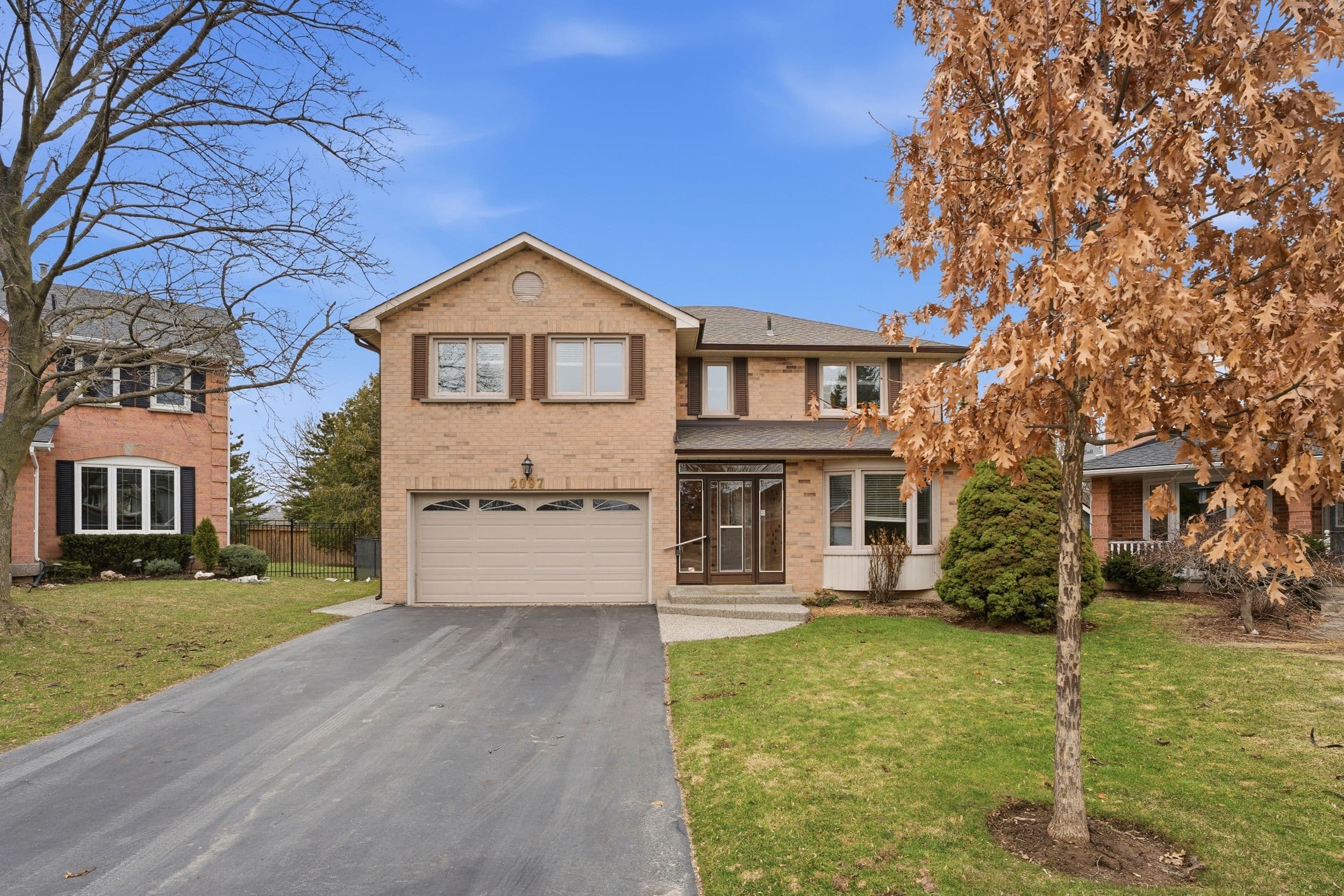 2097 Edgebank Court, Burlington, ON L7M 2S8
