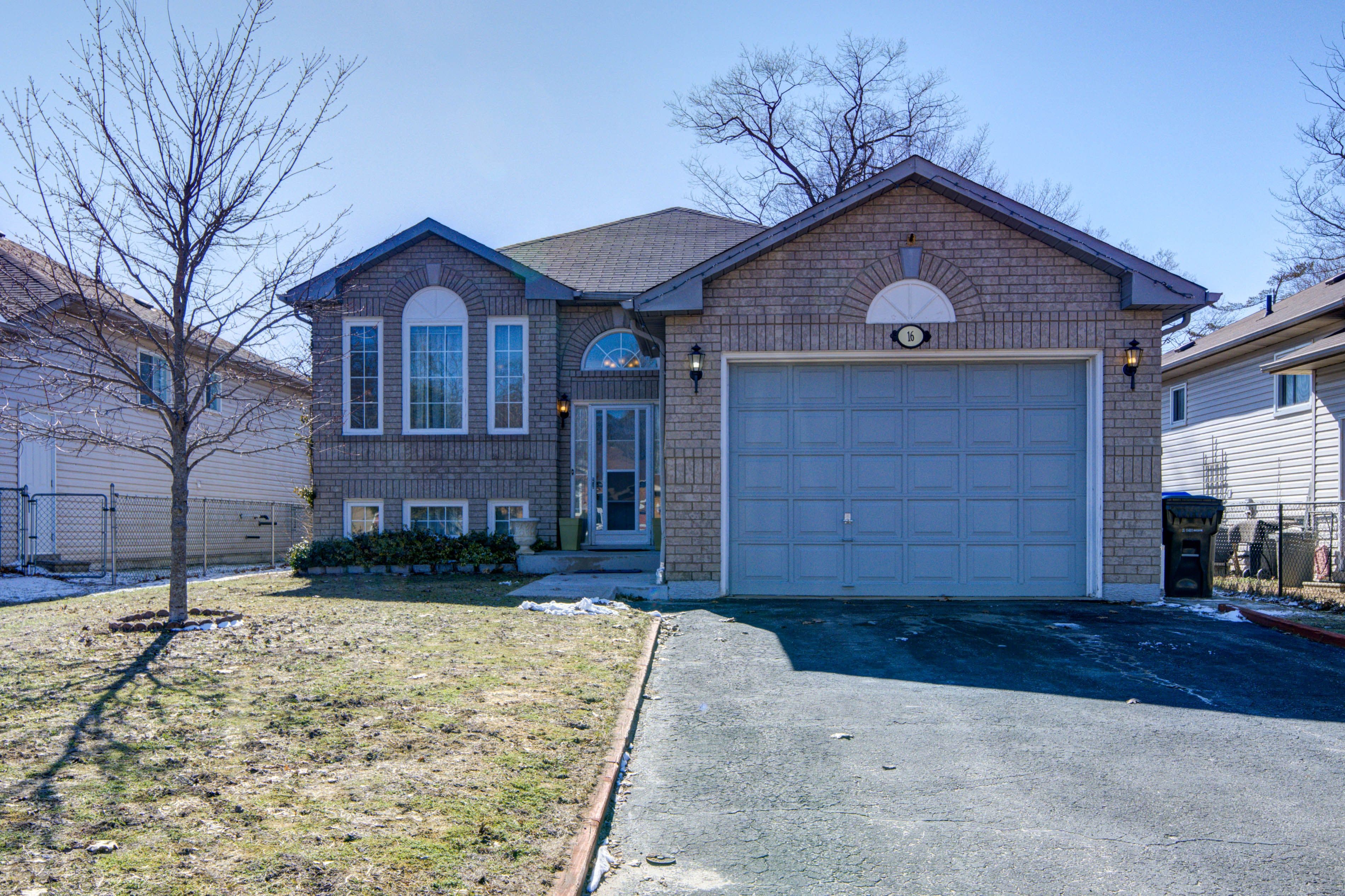 16 Glen Eton Road, Wasaga Beach, ON L9Z 1E6