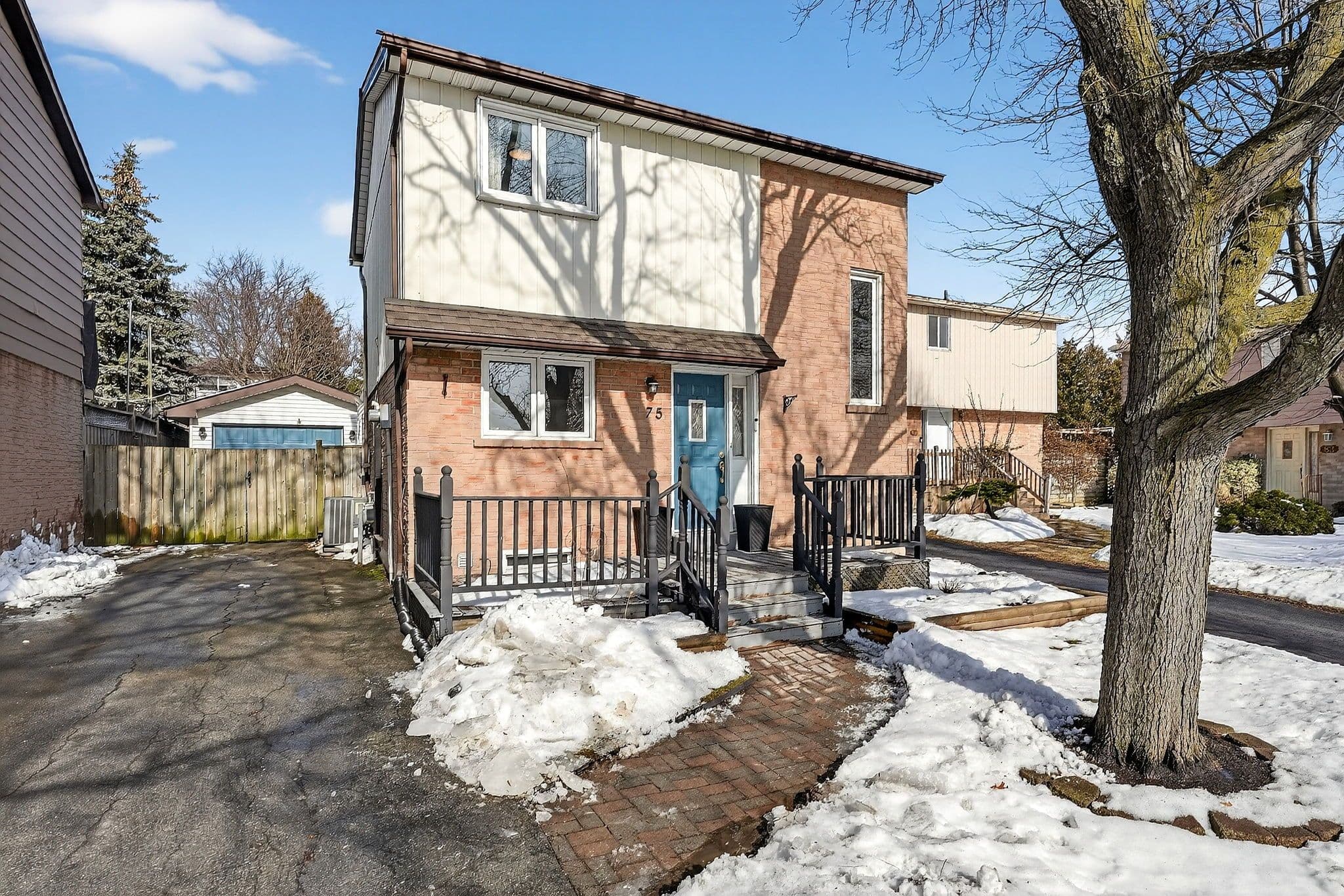 75 Berrisfield Crescent, Hamilton, ON L8T 4X1