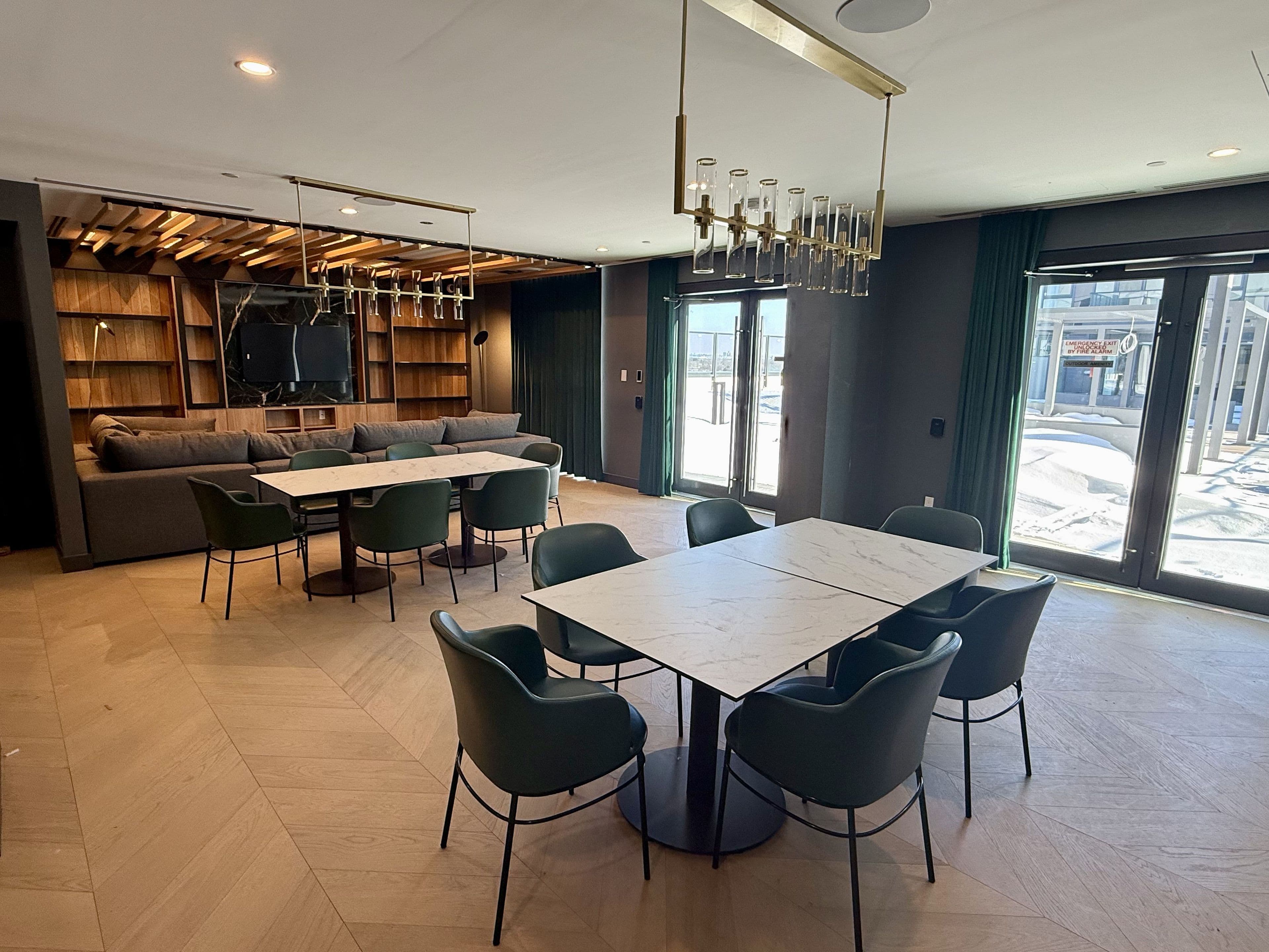 1007 The Queensway N/A 914, Toronto W08, ON M8Z 6C7