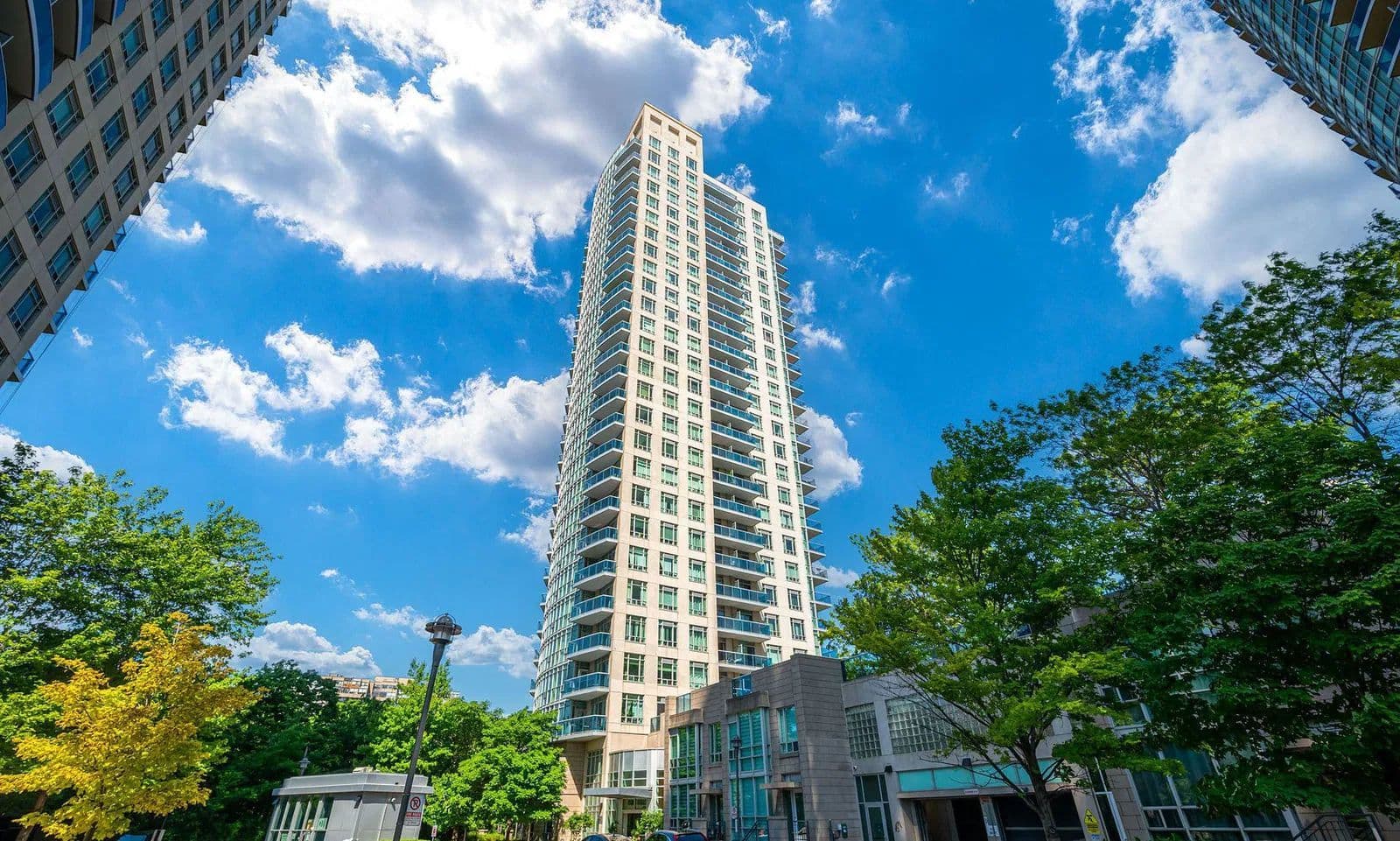 90 Absolute Avenue 2605, Mississauga, ON L4Z 0A3