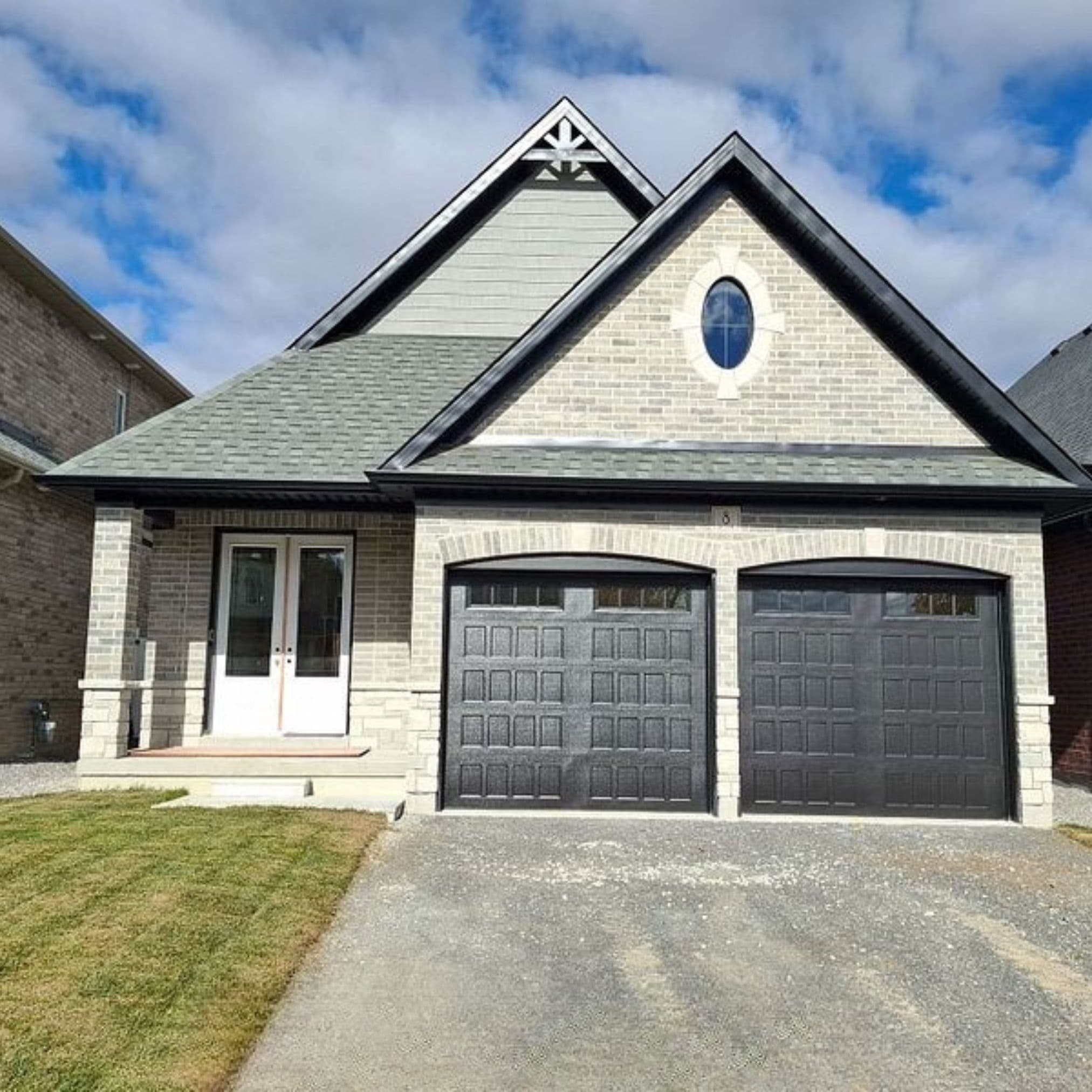 8 St Augustine Drive, Whitby, ON L1M 0L7