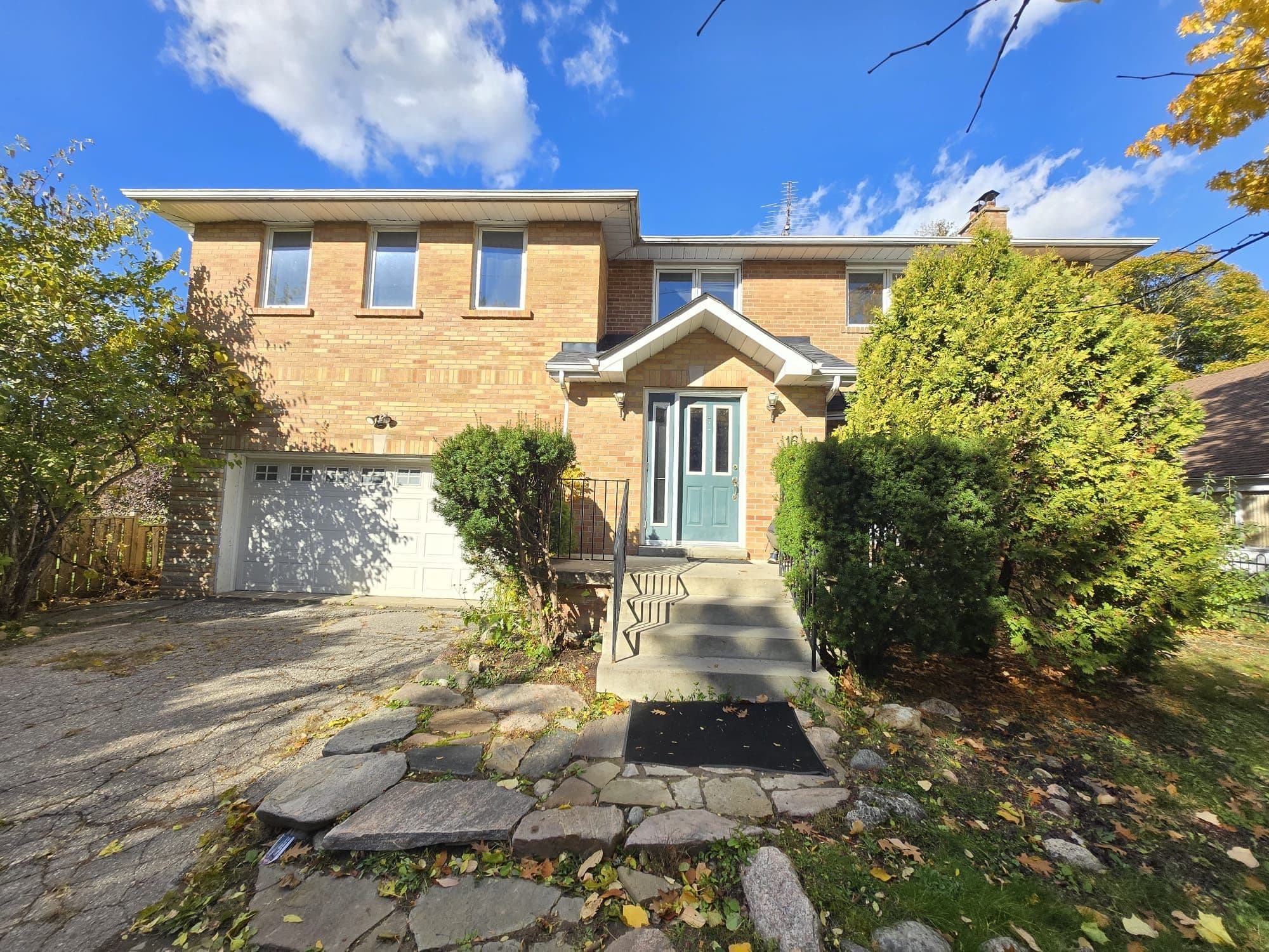16 Glenelia Avenue, Toronto C14, ON M2M 2K7