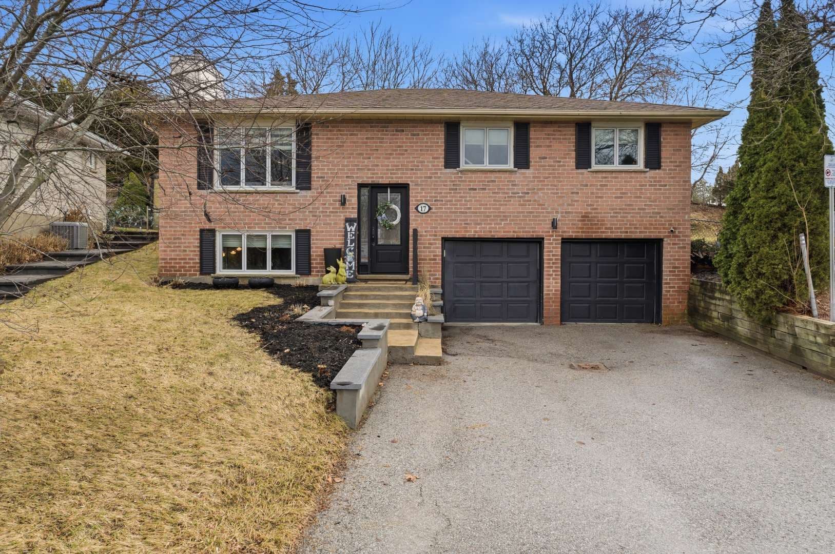 17 Fox Run Lane, Bradford West Gwillimbury, ON L3Z 2J1