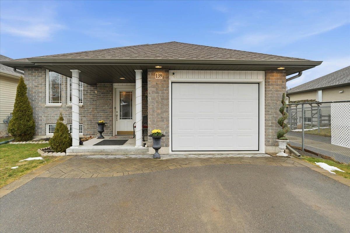 139 Greenhill Lane, Belleville, ON K8N 0C7