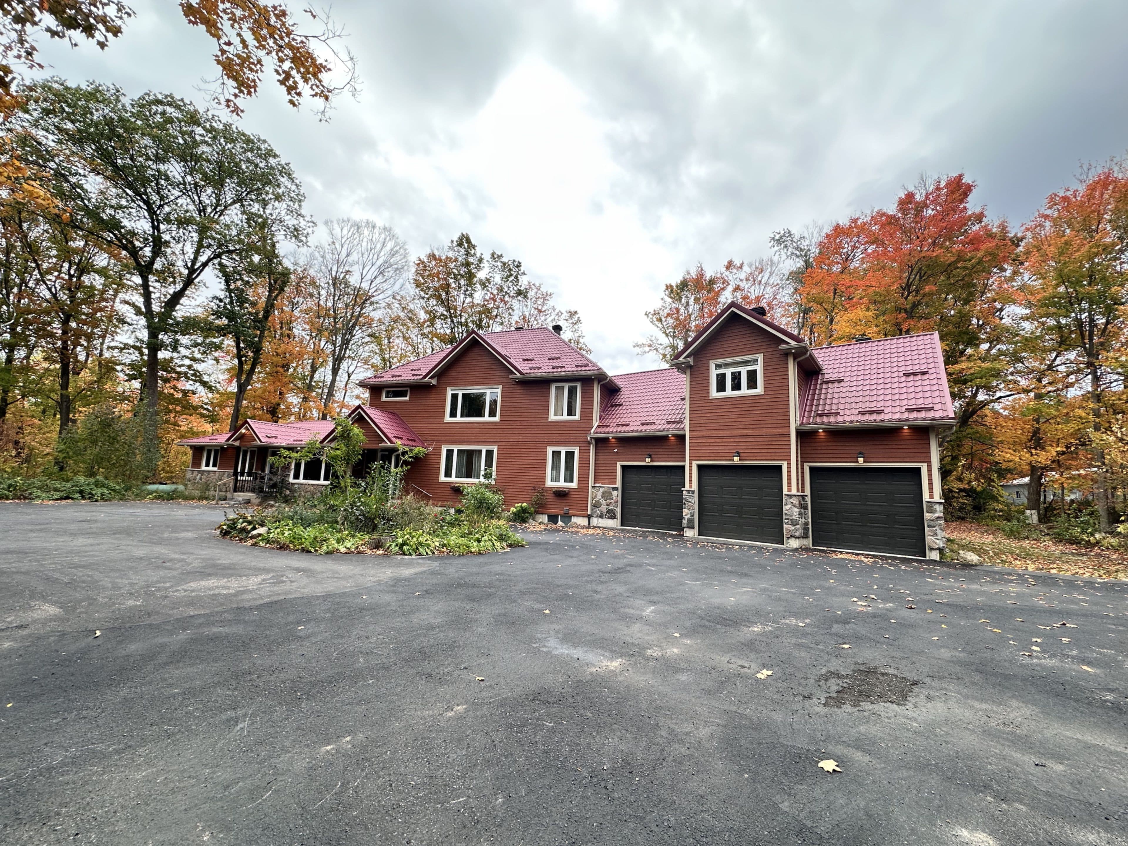 1075 Big Bay Point Road, Barrie, ON L9J 0A2