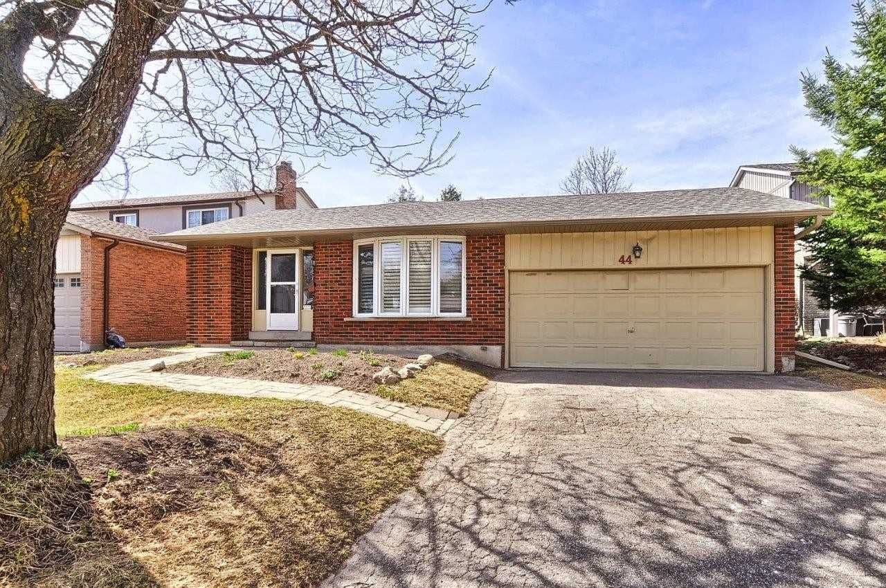 44 Rutledge Avenue, Newmarket, ON L3Y 5T4