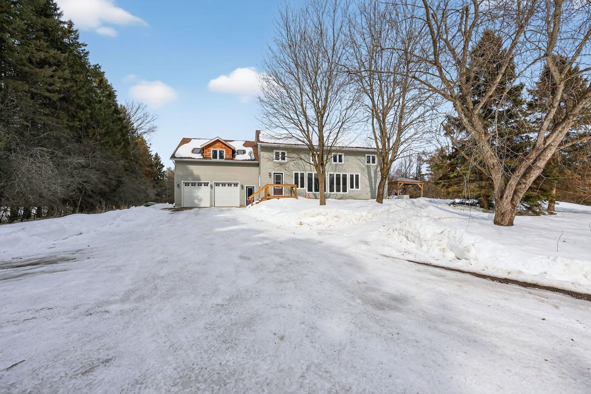 5768 Smith Boulevard, Georgina, ON L0E 1A0