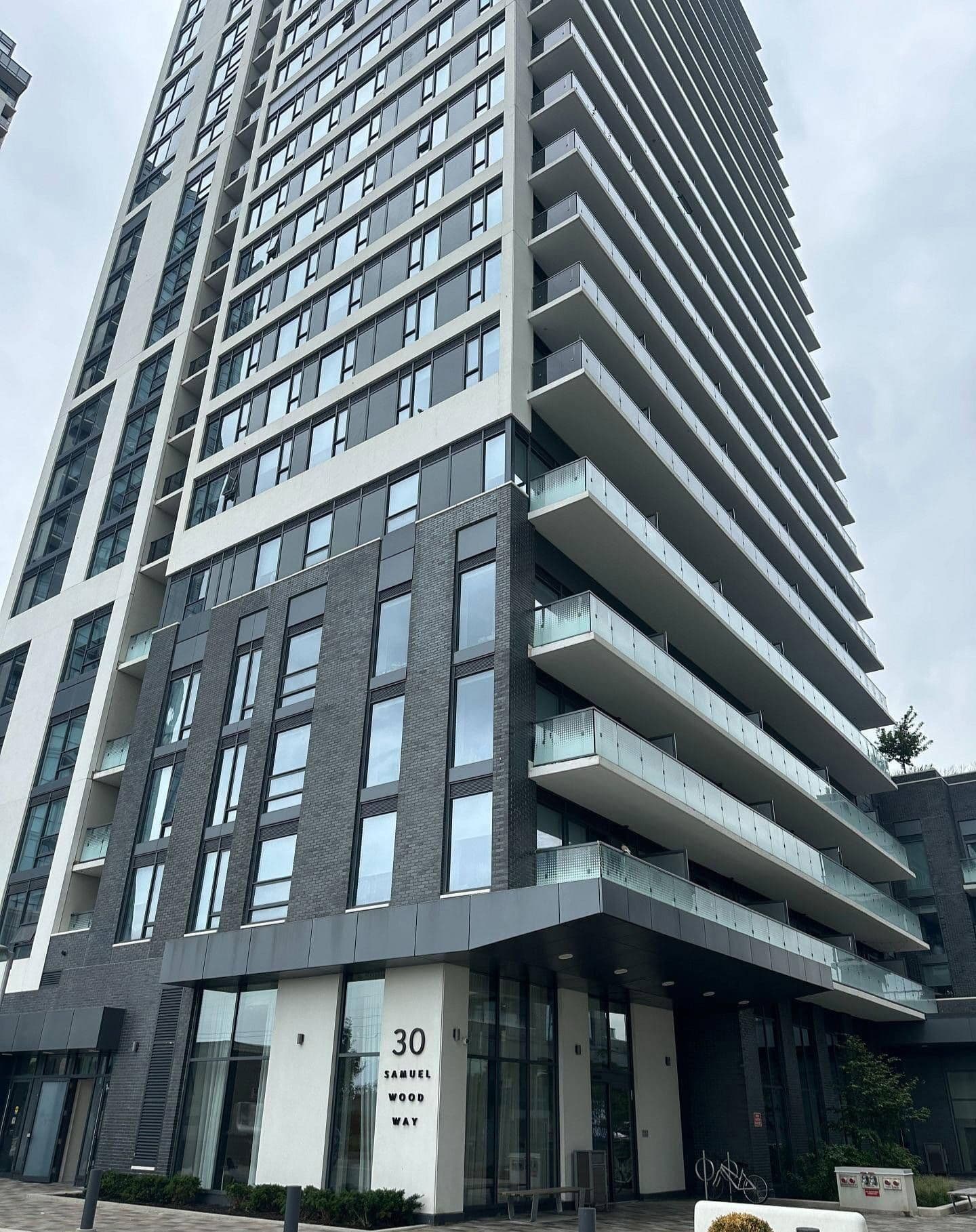 30 Samuel Wood Way 1011, Toronto W08, ON M9B 0C9