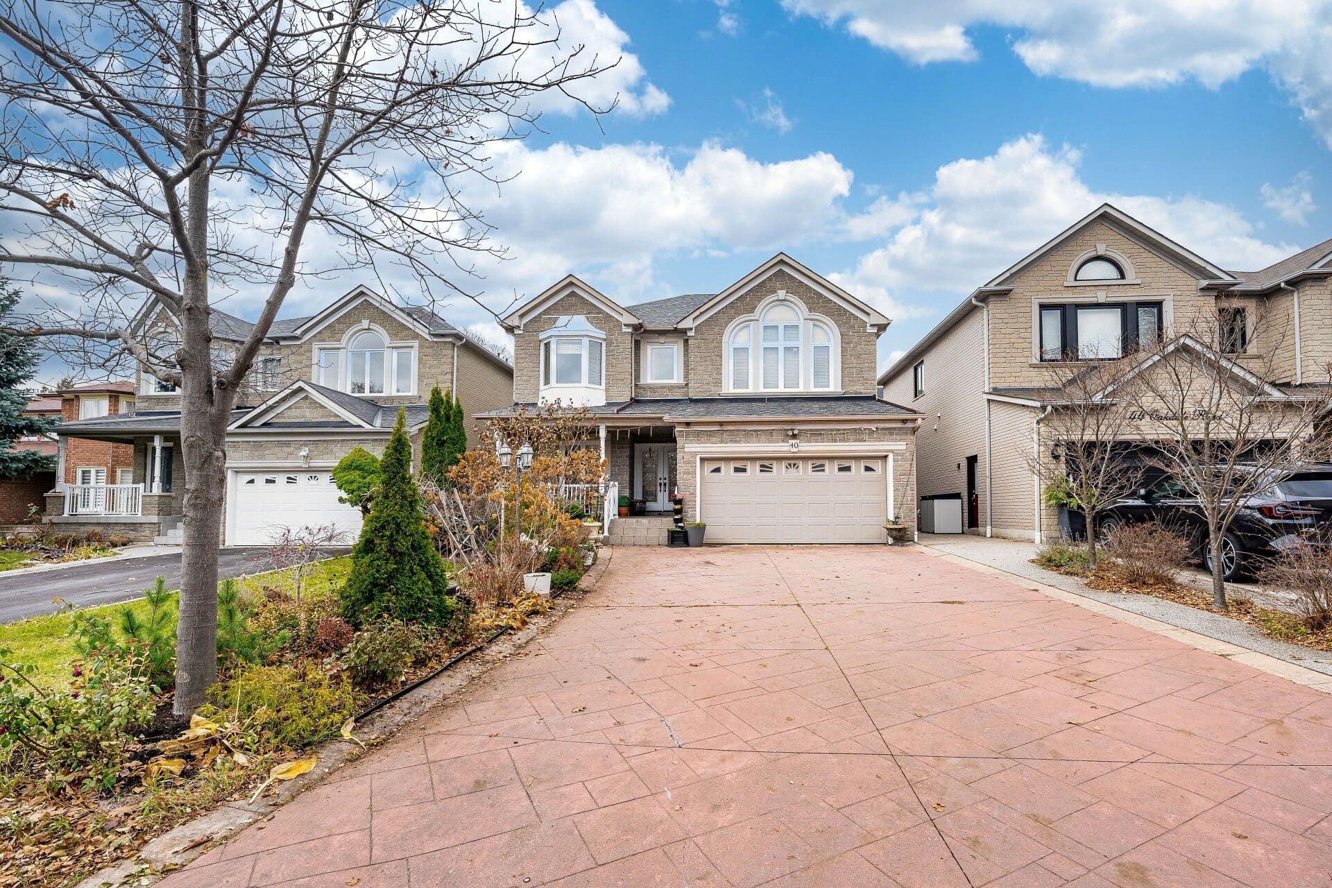 40 Oakdale Road, Vaughan, ON L6A 1J1