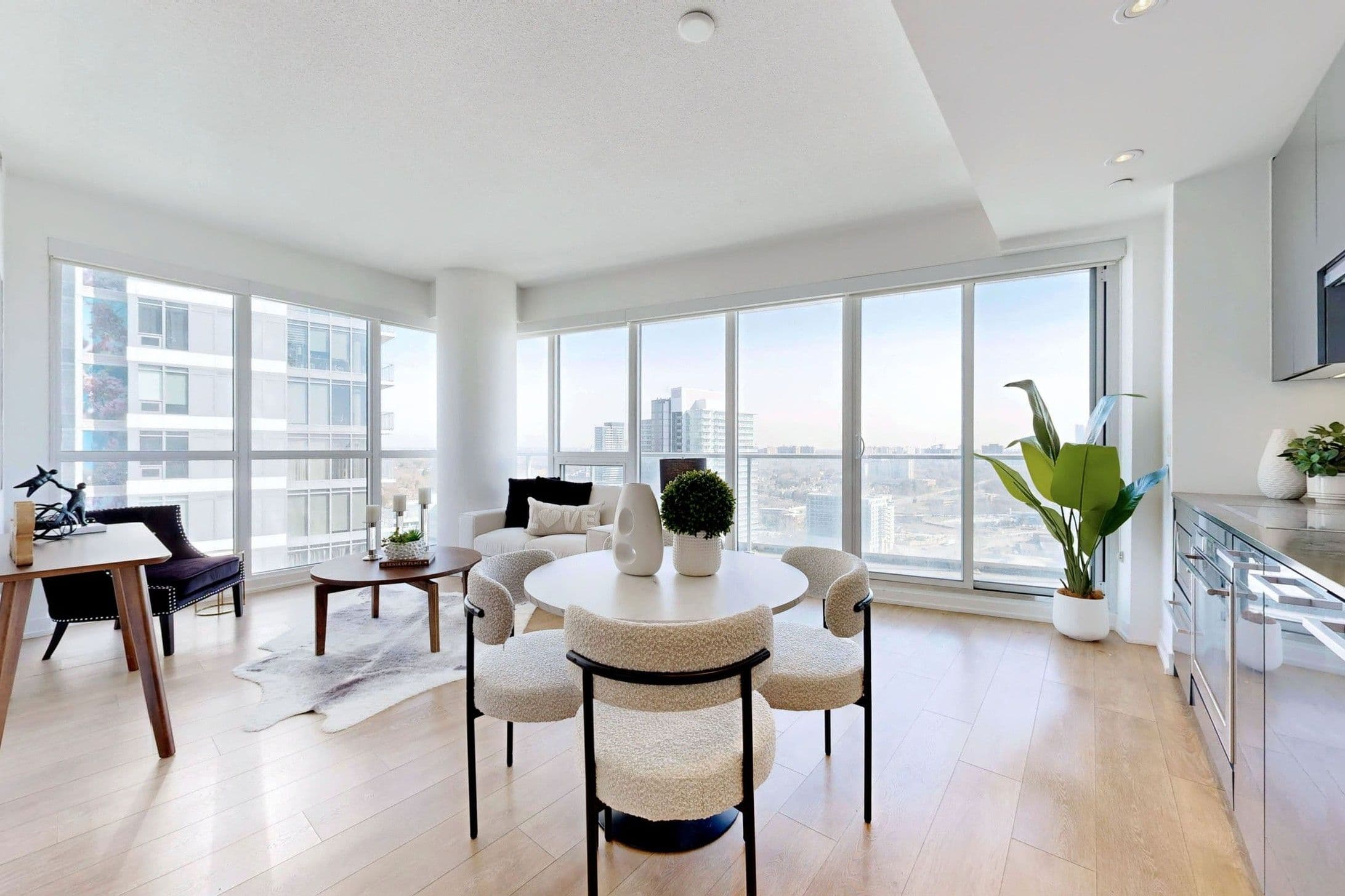 117 Mcmahon Drive 2209, Toronto C15, ON M2K 2X9