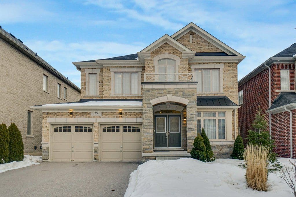 39 Avanti Crescent, Hamilton, ON L8B 1W7