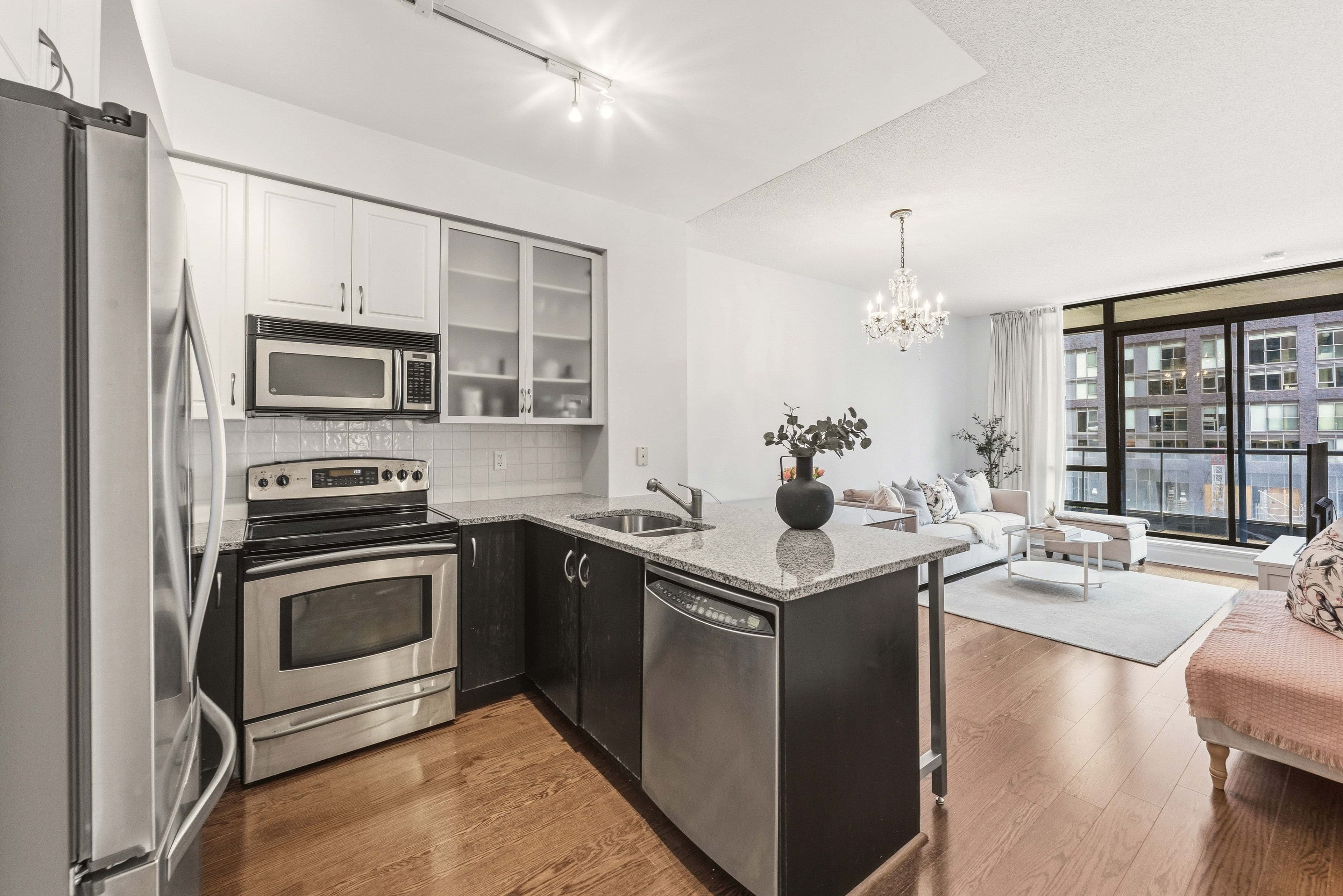 438 King Street W 712, Toronto C01, ON M5V 3T9