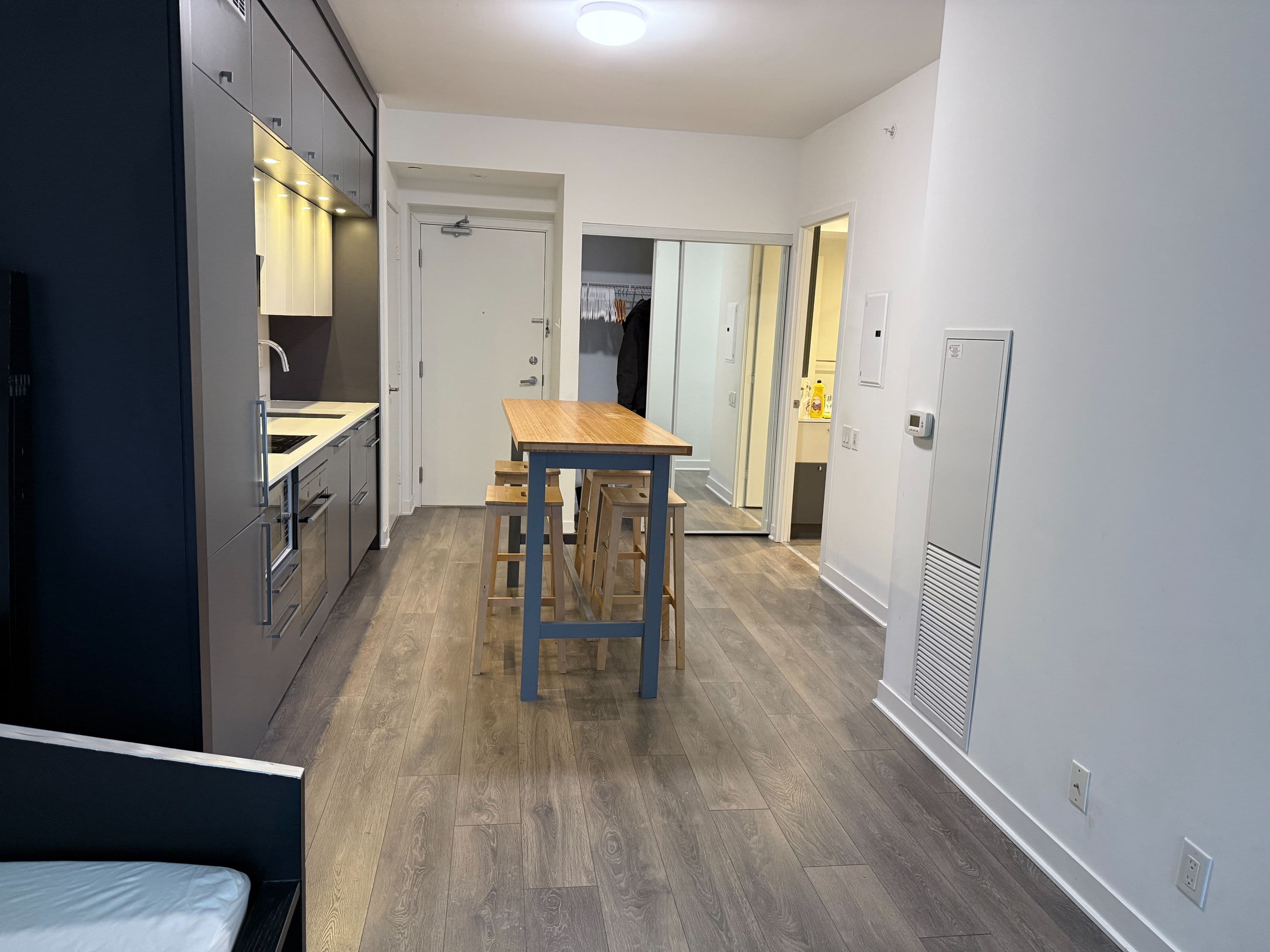 15 Grenville Street 702, Toronto C01, ON M4Y 1A1