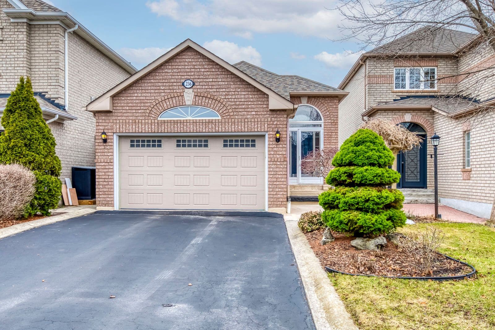 236 Slywood Crescent, Vaughan, ON L6A 2P9