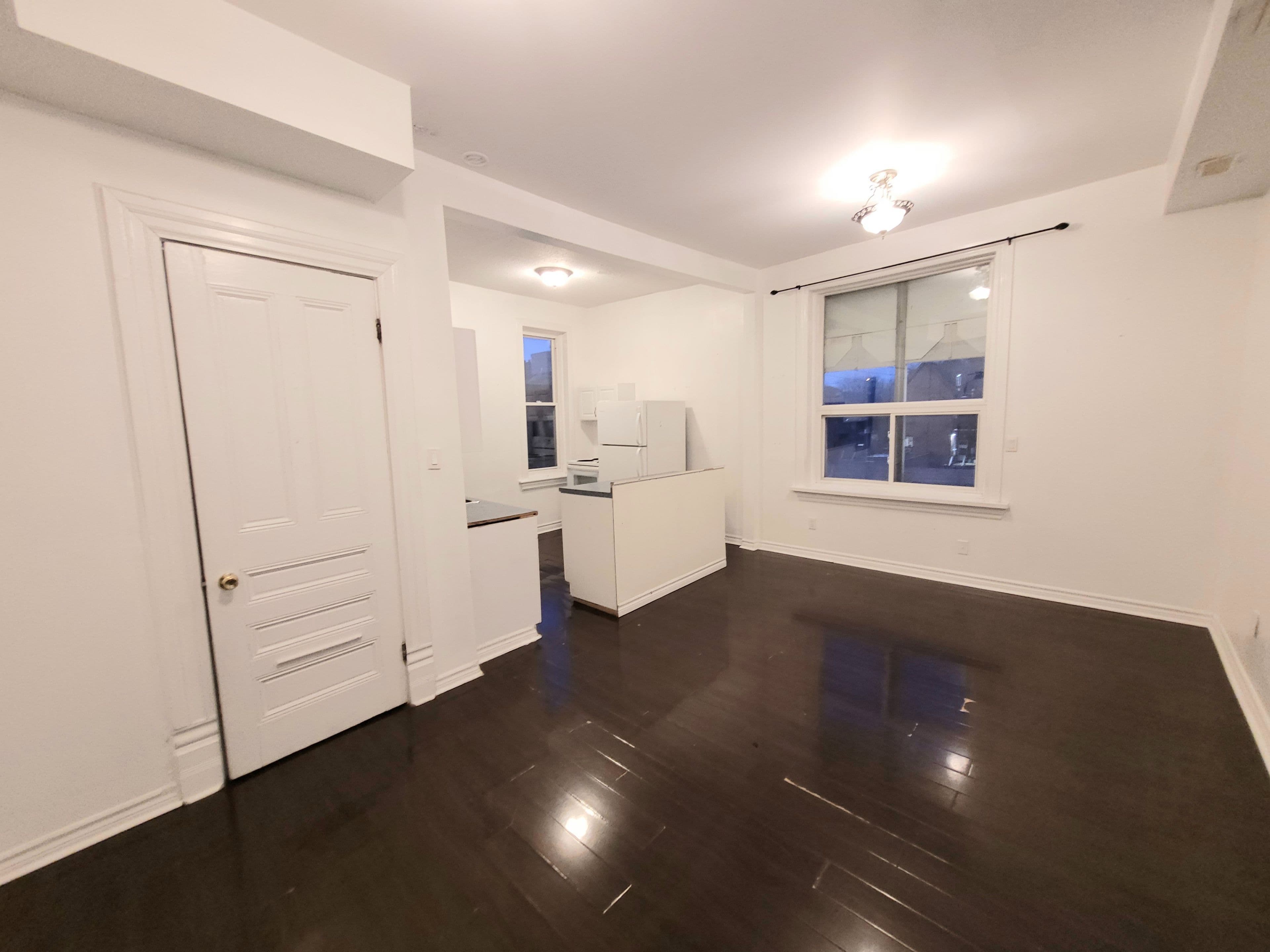 139 1/2 John Street S 5, Hamilton, ON L8N 2C3