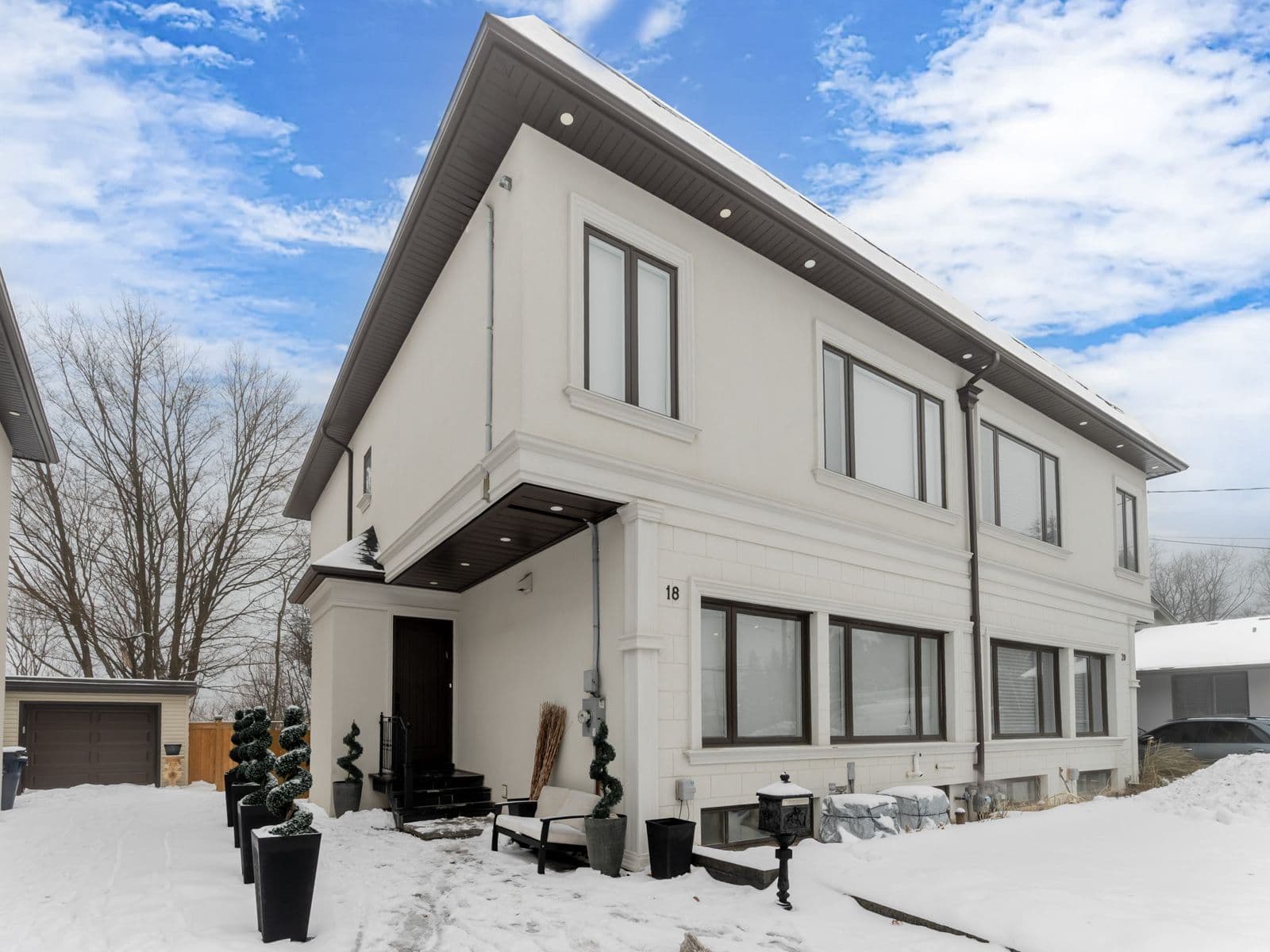 18 Carscadden Drive, Toronto C07, ON M2R 2A7