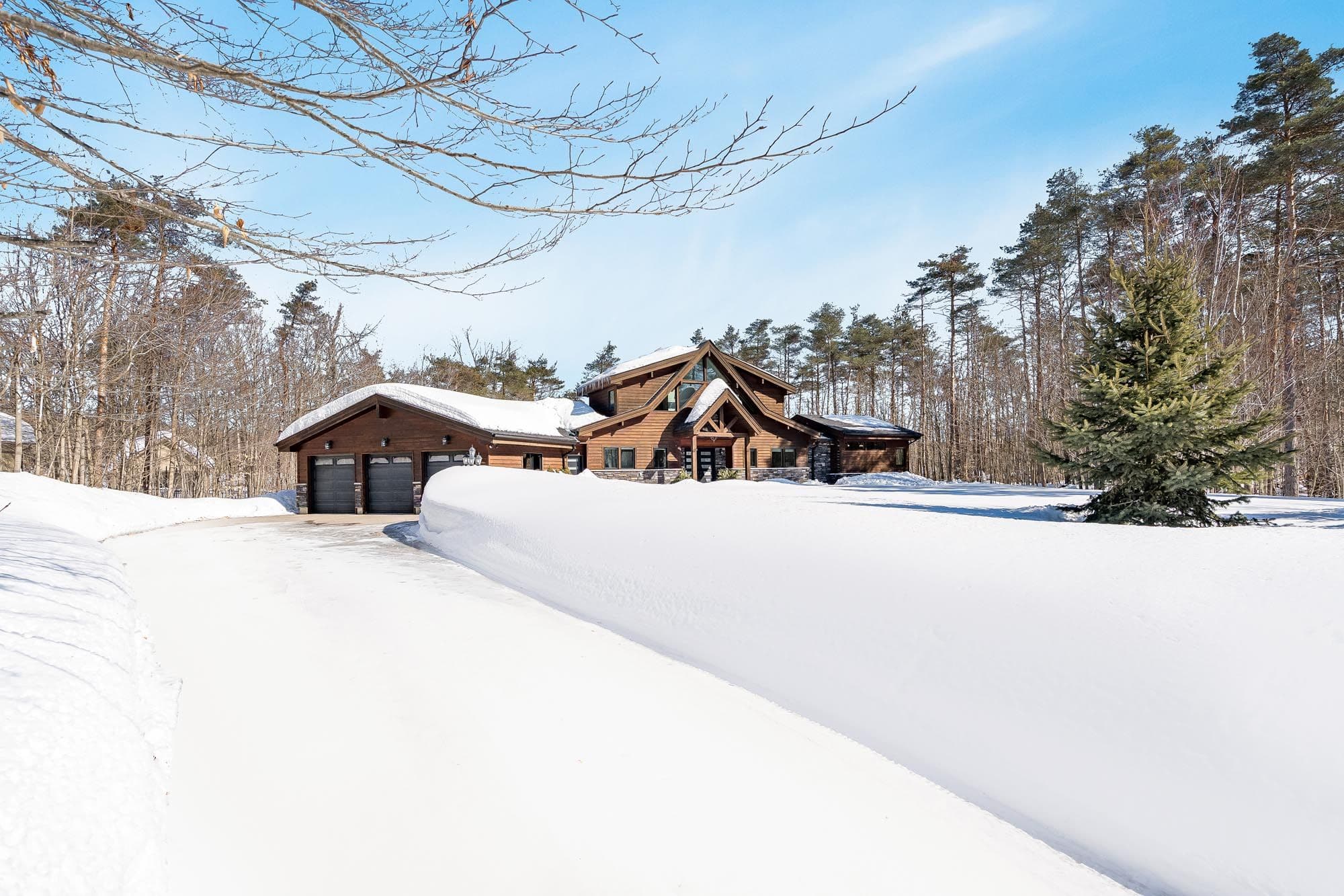 22 Houben Crescent, Oro-Medonte, ON L0L 1T0