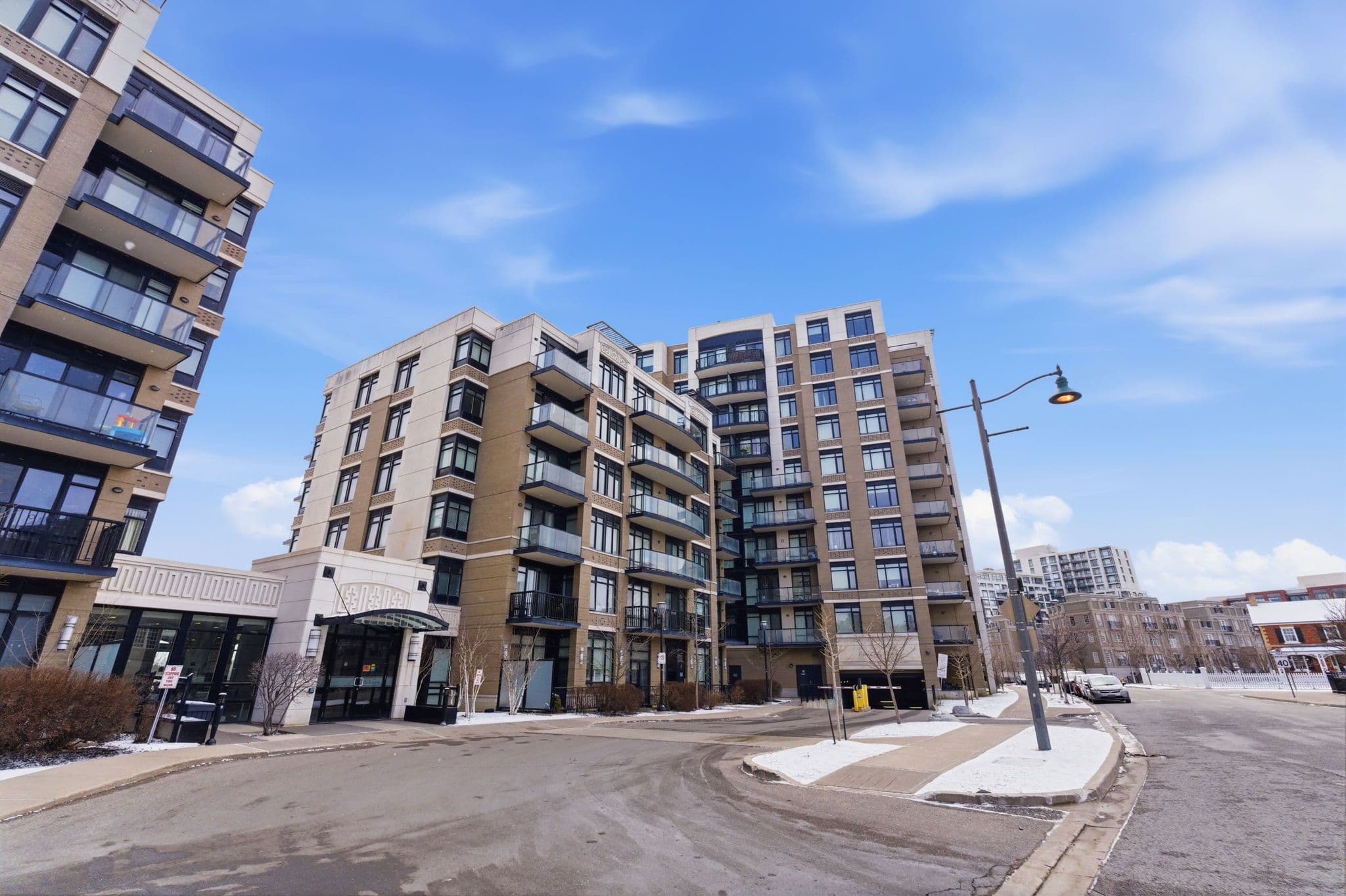 131 Upper Duke Crescent 1005, Markham, ON L6G 0C9