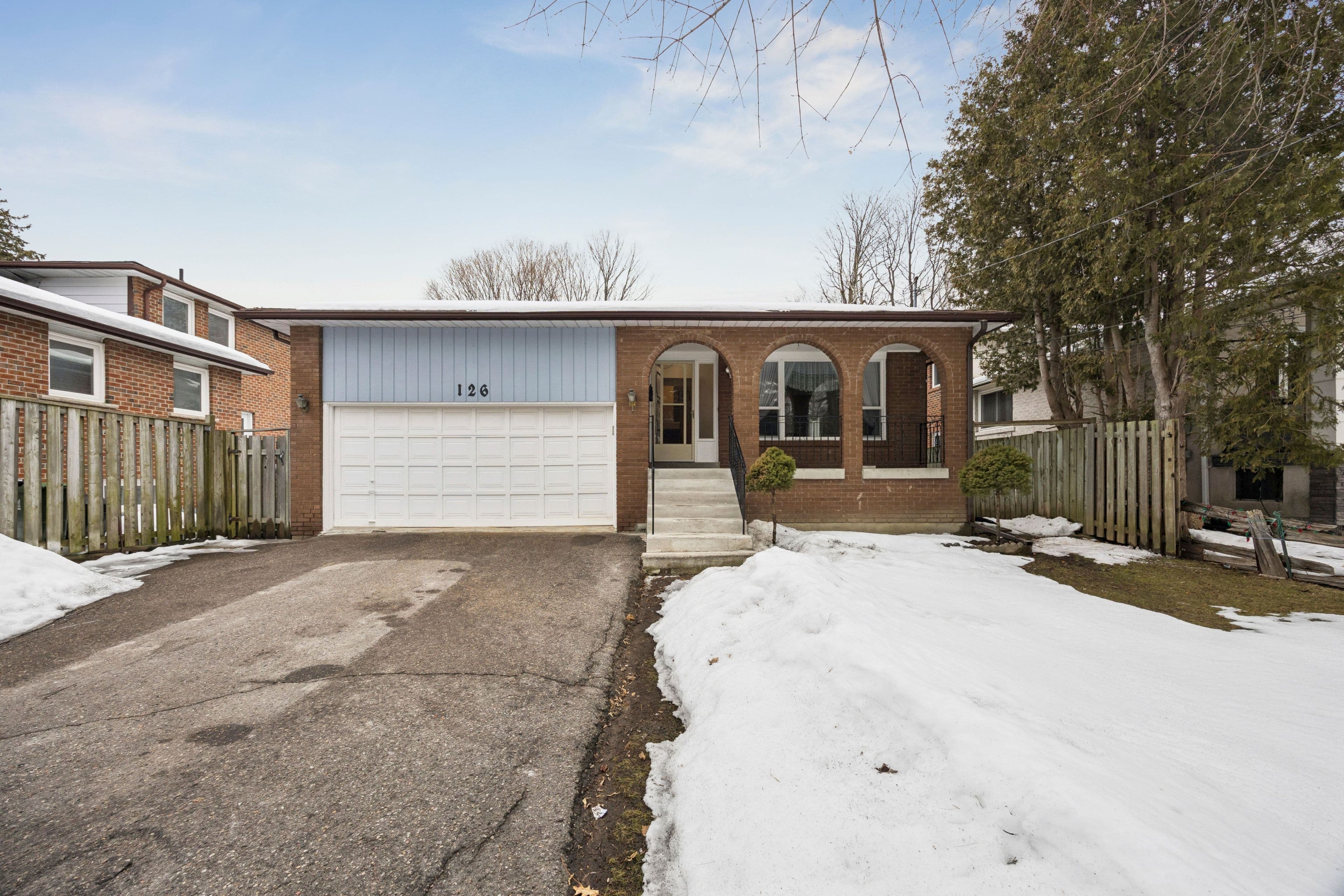 126 Homestead Road, Toronto E10, ON M1E 3S2