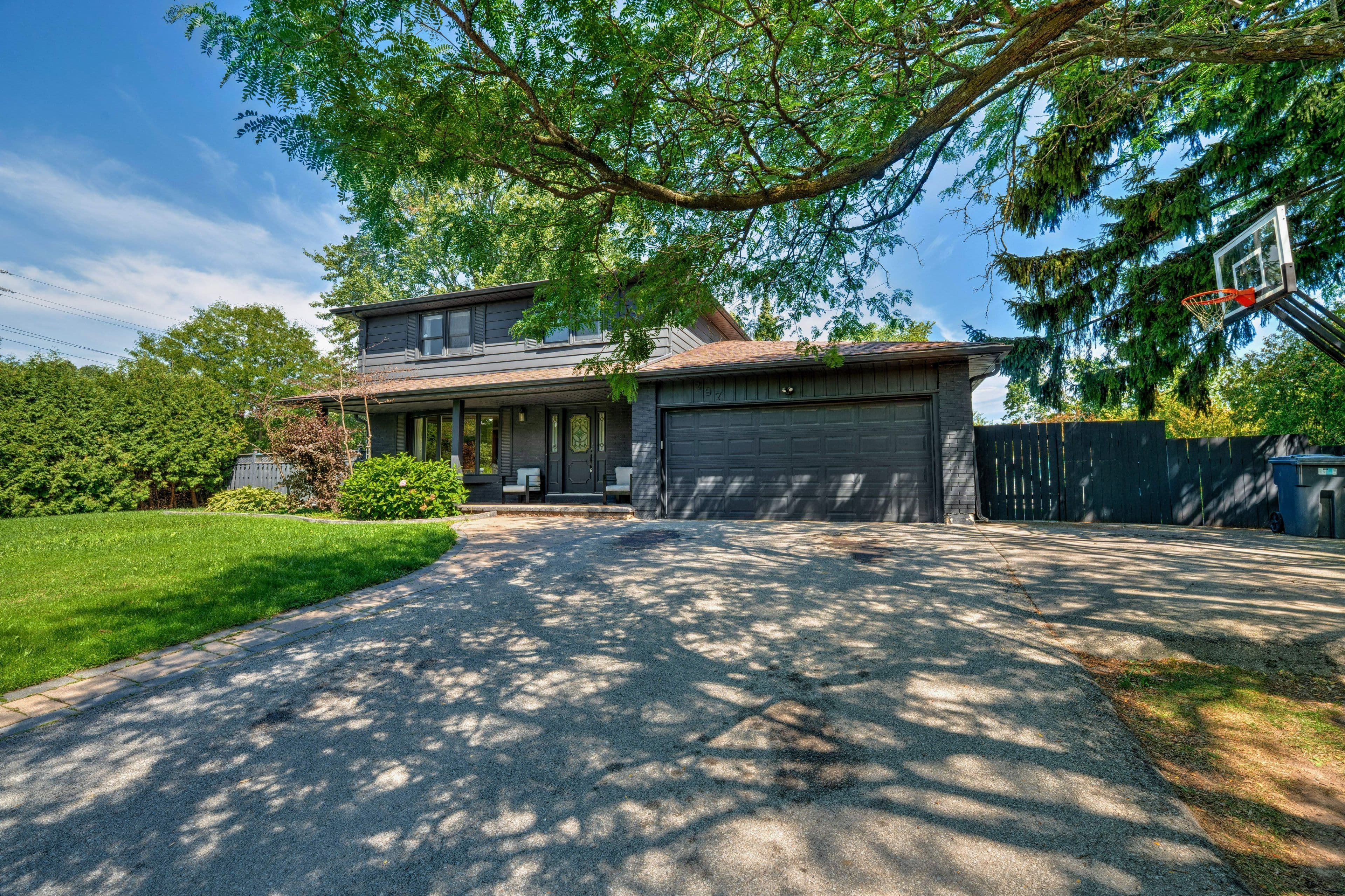 297 Sunset Drive, Oakville, ON L6L 3M5