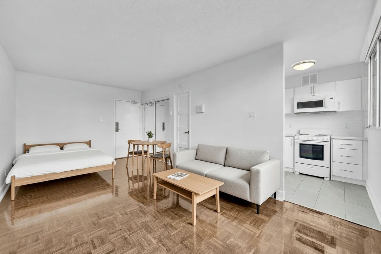 33 Isabella Street 2505, Toronto C08, ON M4Y 2P7