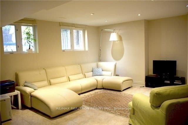 164 Newton Drive Bsmt, Toronto C14, ON M2M 2N7