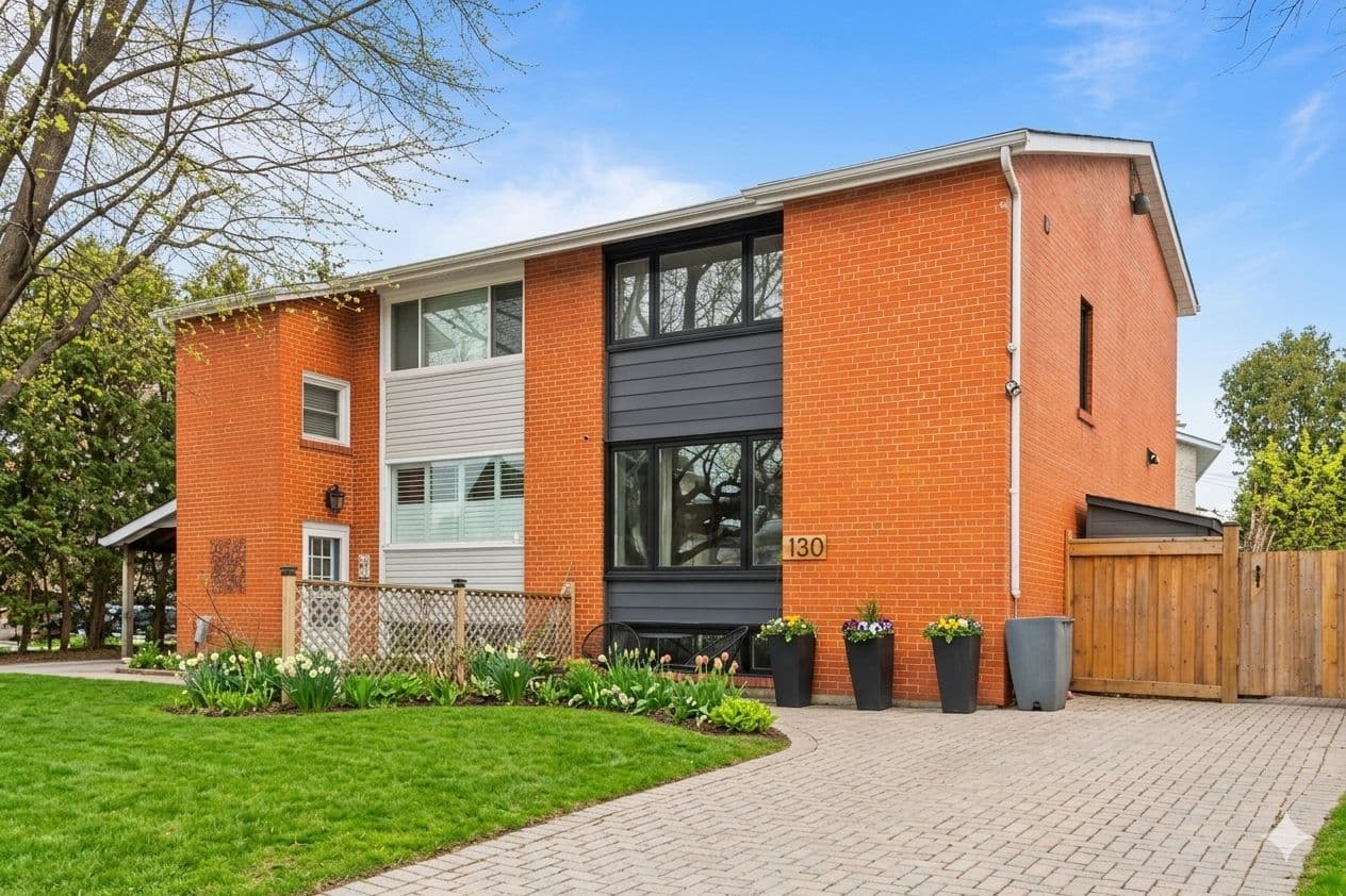 130 Barber Greene Road, Toronto C13, ON M3C 2A5