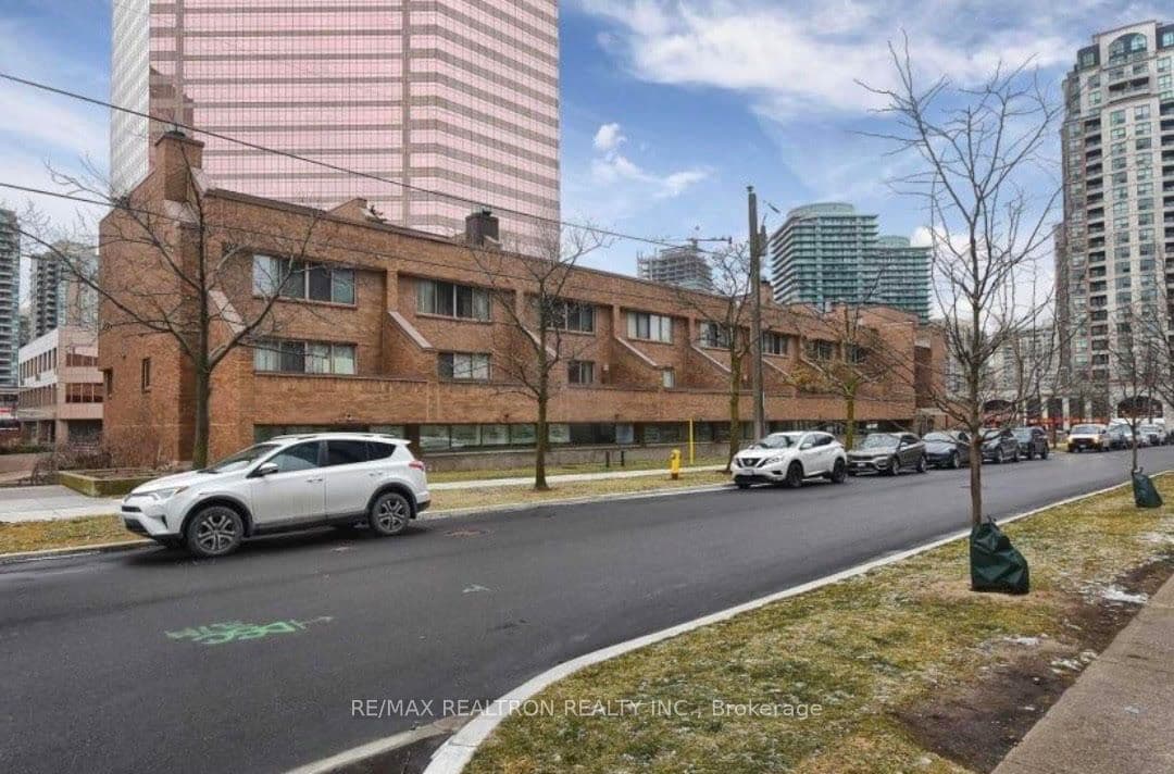 1 Duplex Avenue 105, Toronto C07, ON M2M 4G6