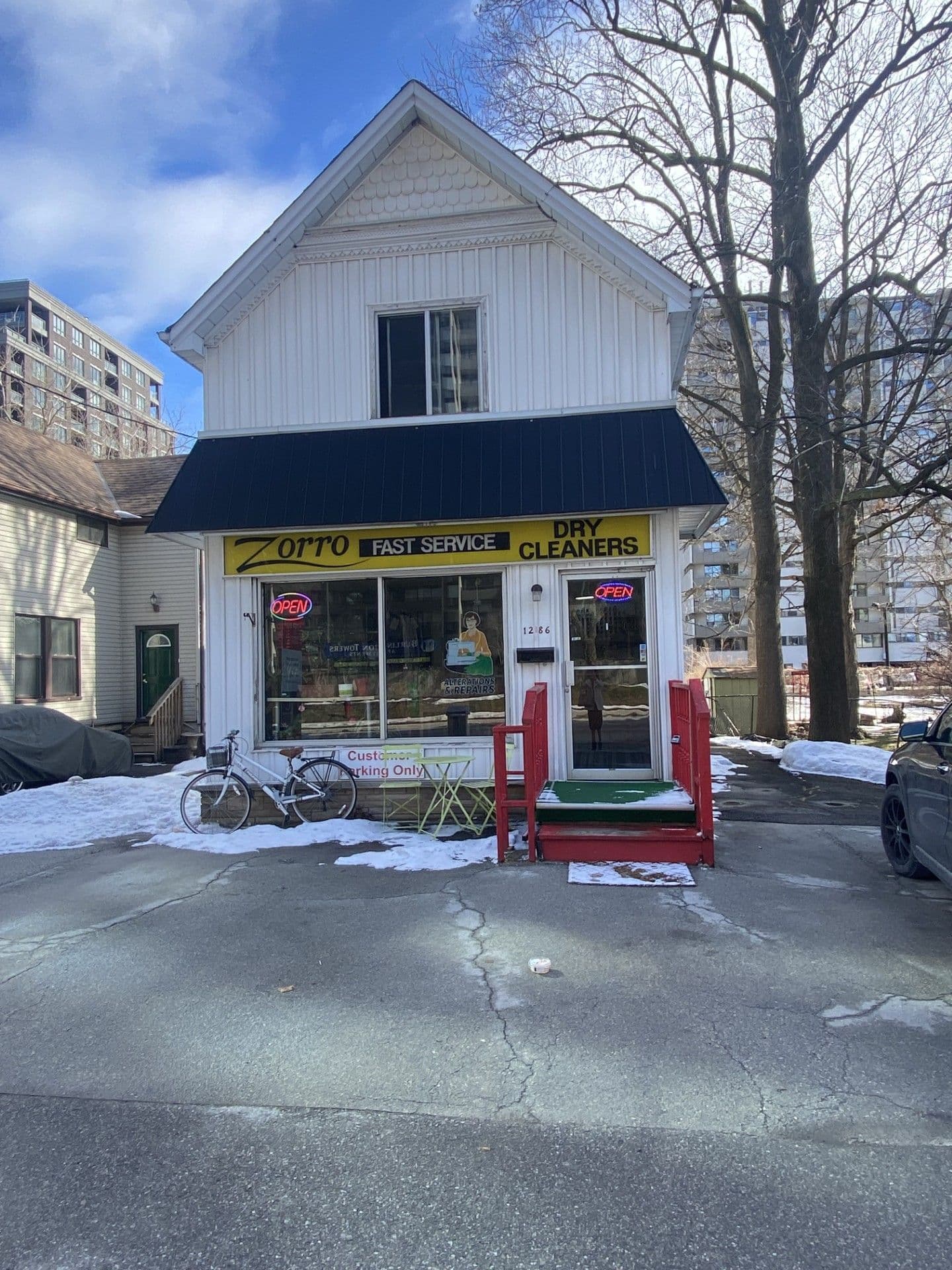 1286 Ontario Street, Burlington, ON L7S 1E8