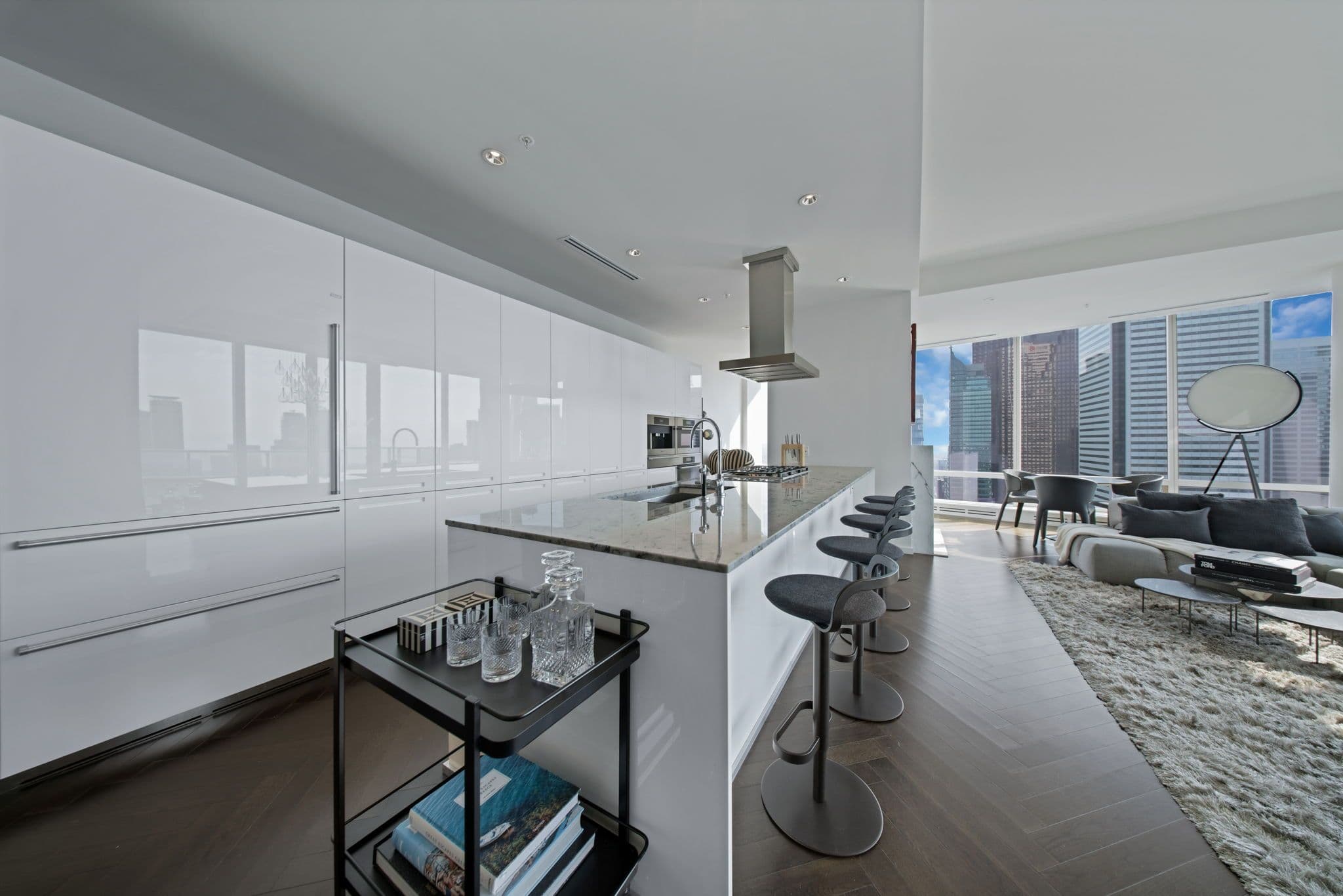 180 University Avenue 5508, Toronto C01, ON M5H 0A2