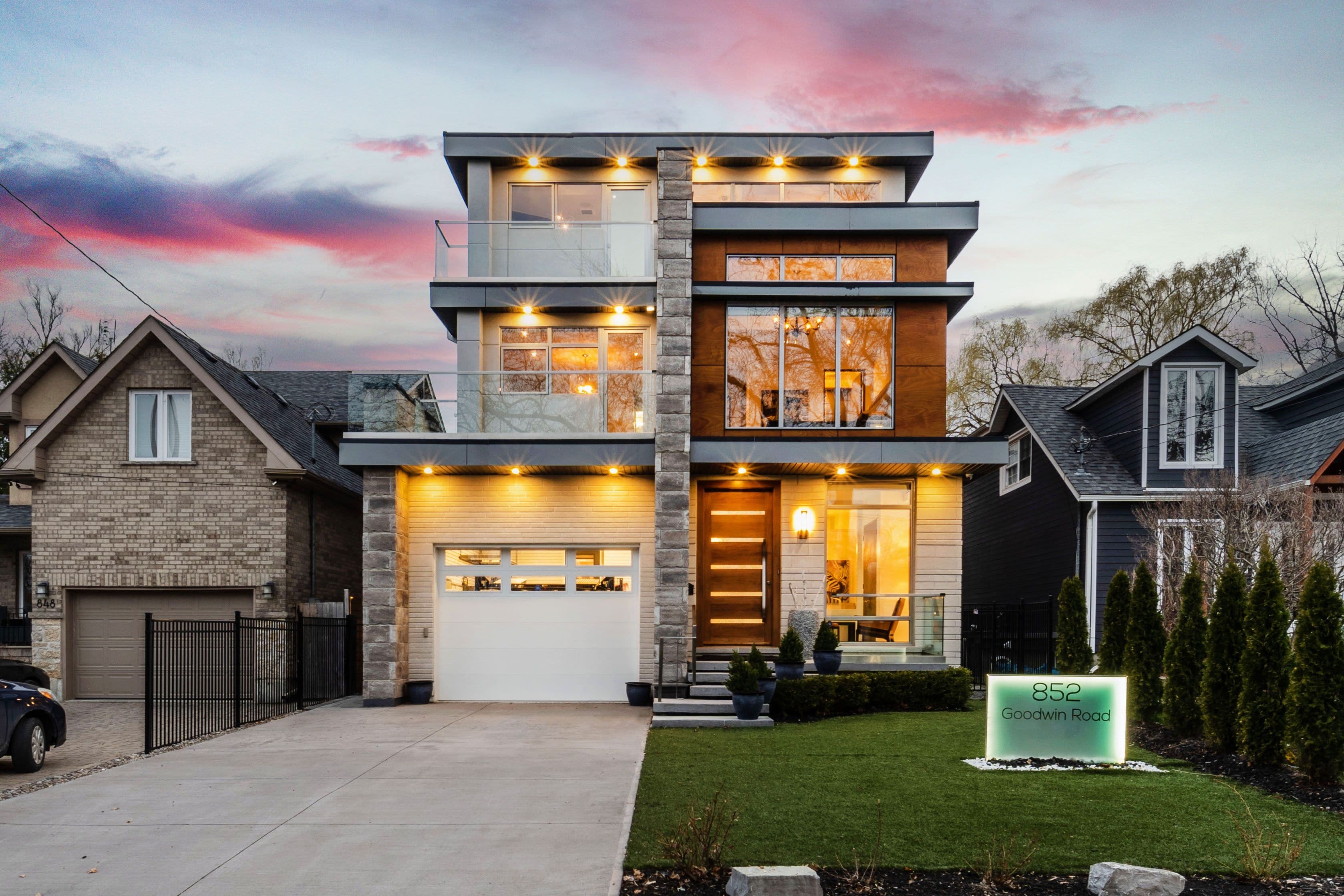 852 Goodwin Road, Mississauga, ON L5G 4J7