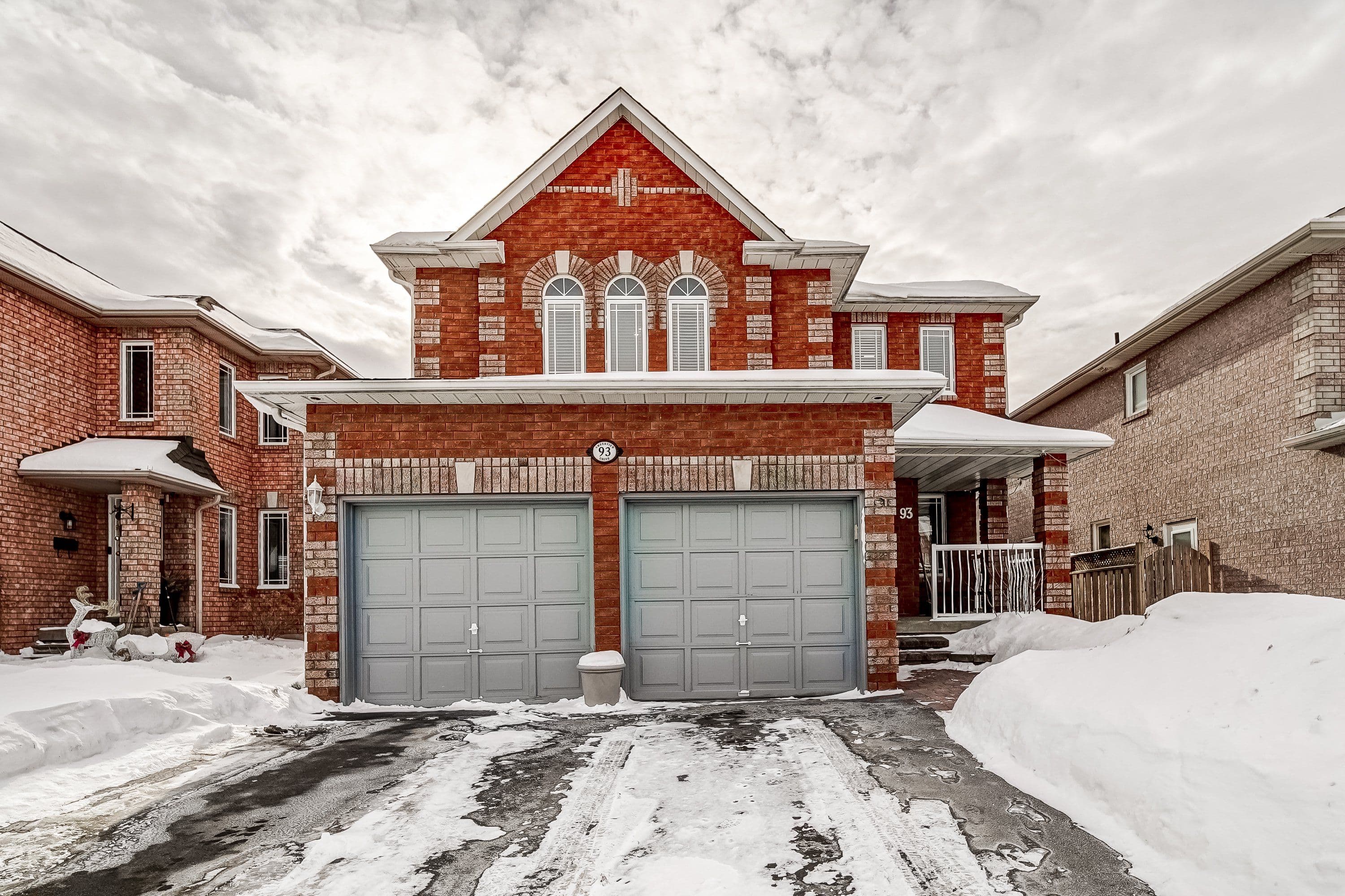 93 Amberview Drive, Georgina, ON L4P 3Y4