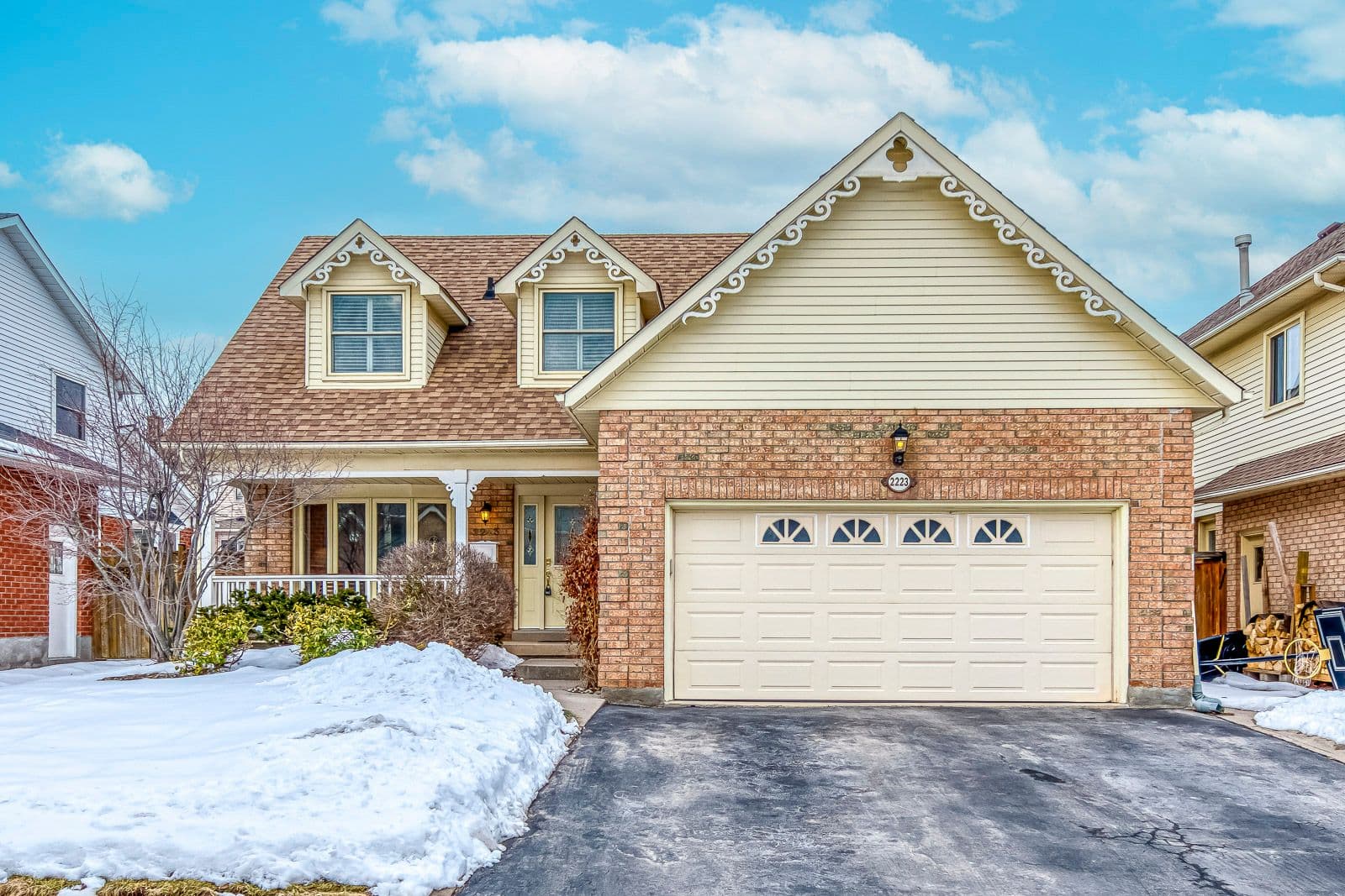 2223 Vista Drive, Burlington, ON L7M 3N5