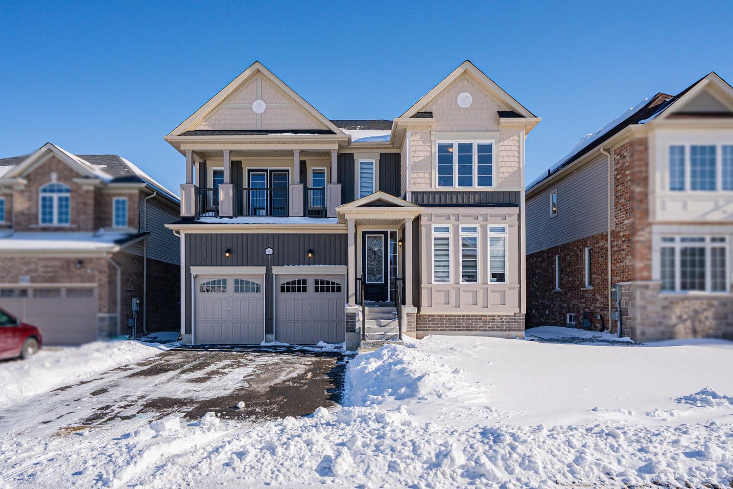 9218 White Oak Avenue N, Niagara Falls, ON L2G 0E9