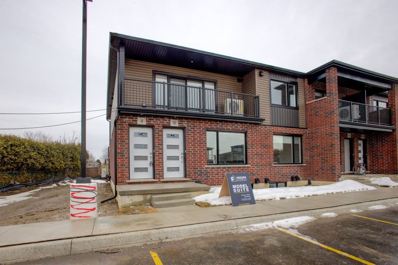 200 Brantwood Park Road 2, Brantford, ON N3P 1Y8