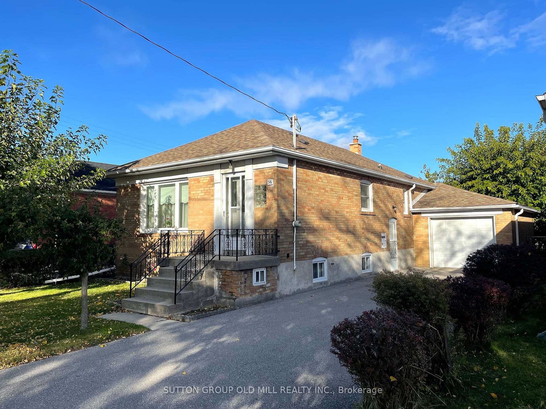 36 Alden Avenue, Toronto W06, ON M8Z 1C5