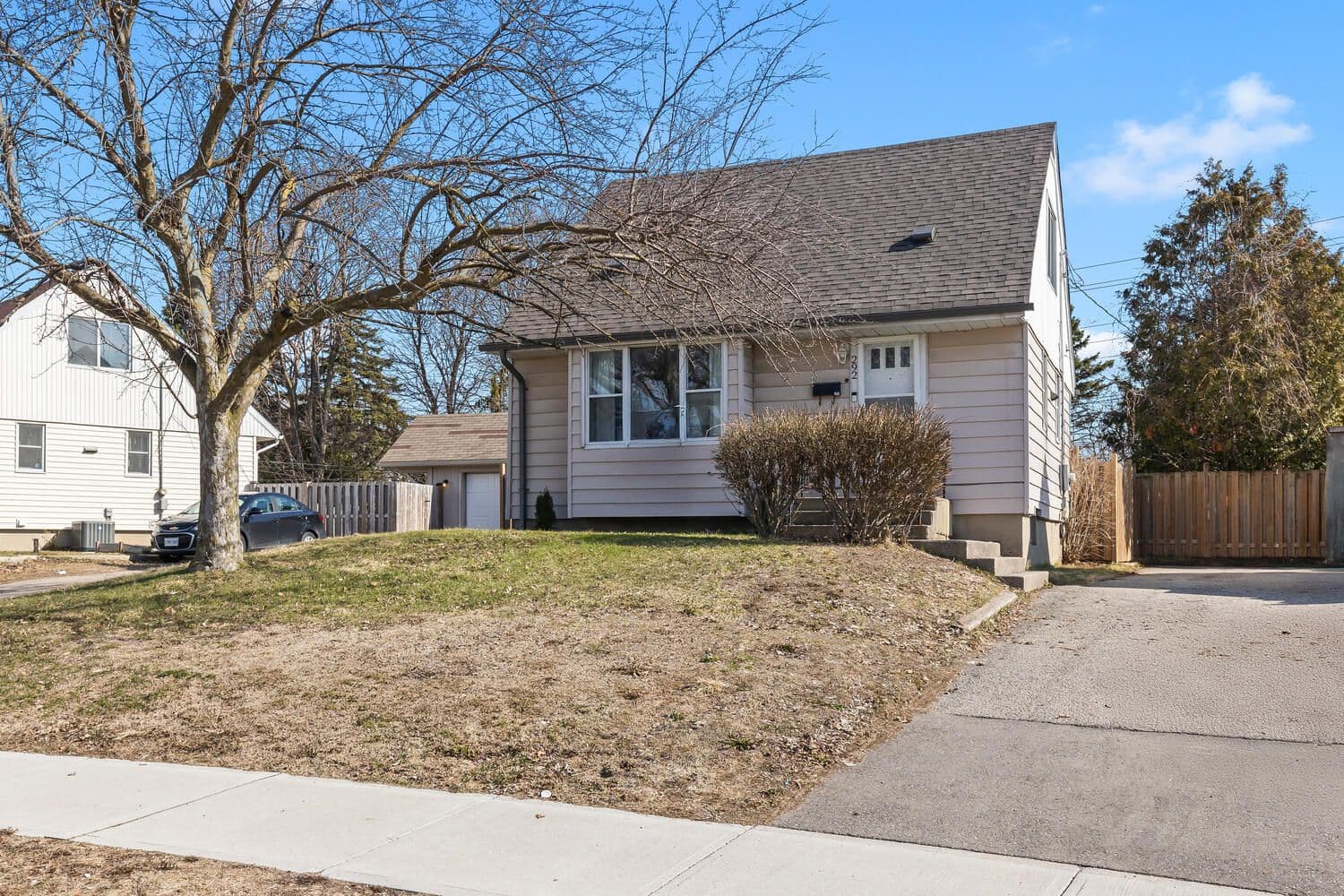 292 Paardeberg Crescent, London East, ON N5Y 1C1