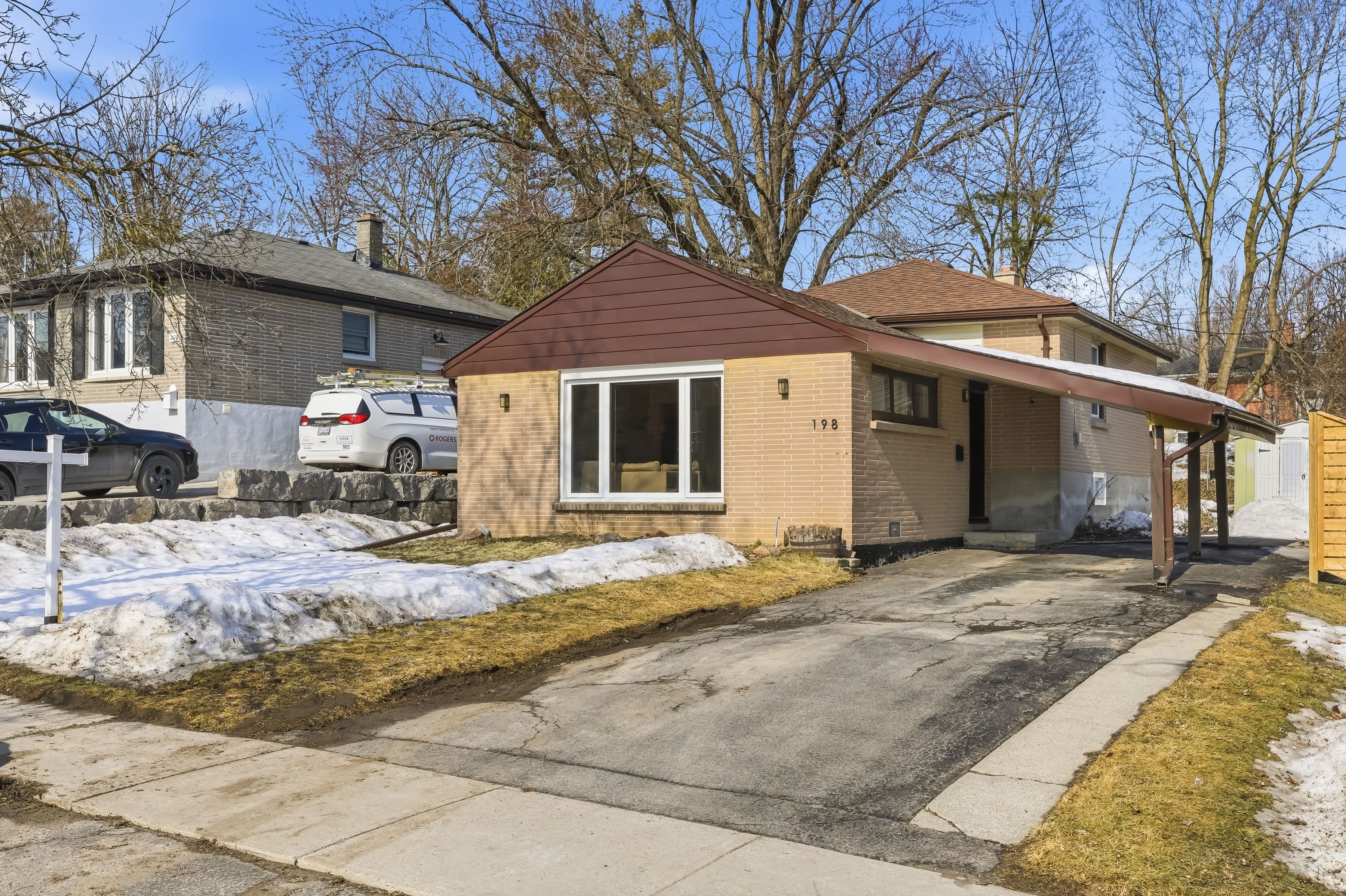 198 Shelbourne Street, Peterborough, ON K9H 5K4