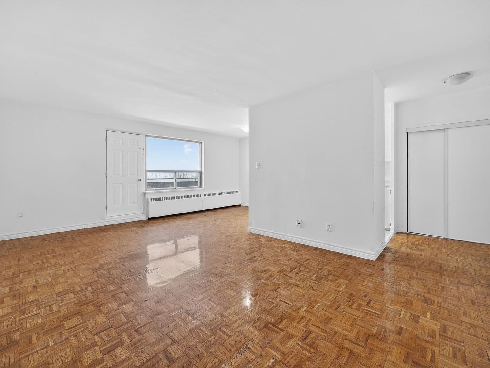 275 Wentworth Street W 701, Oshawa, ON L1J 1N1