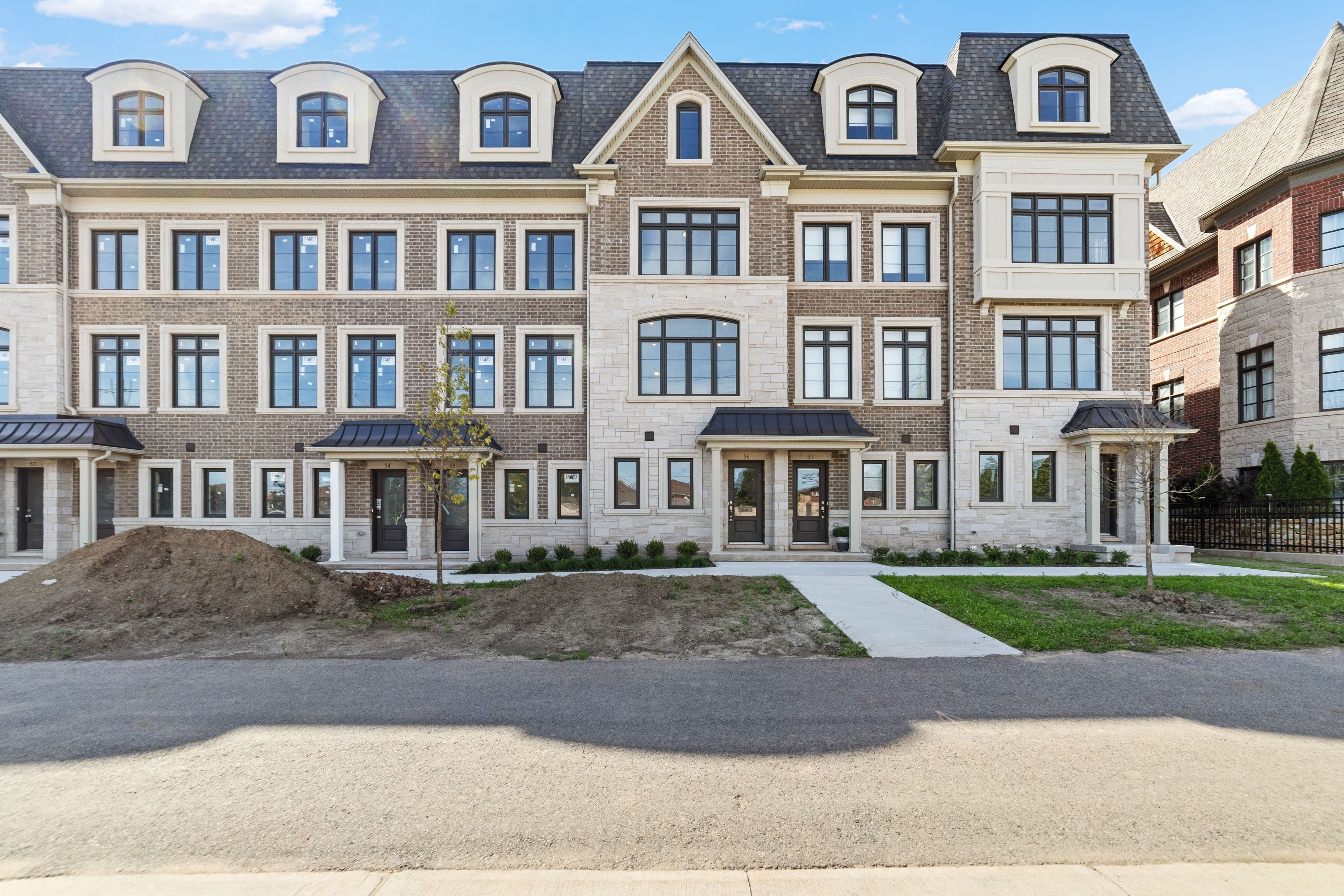 2150 Trafalgar Road 56, Oakville, ON L6H 8A5