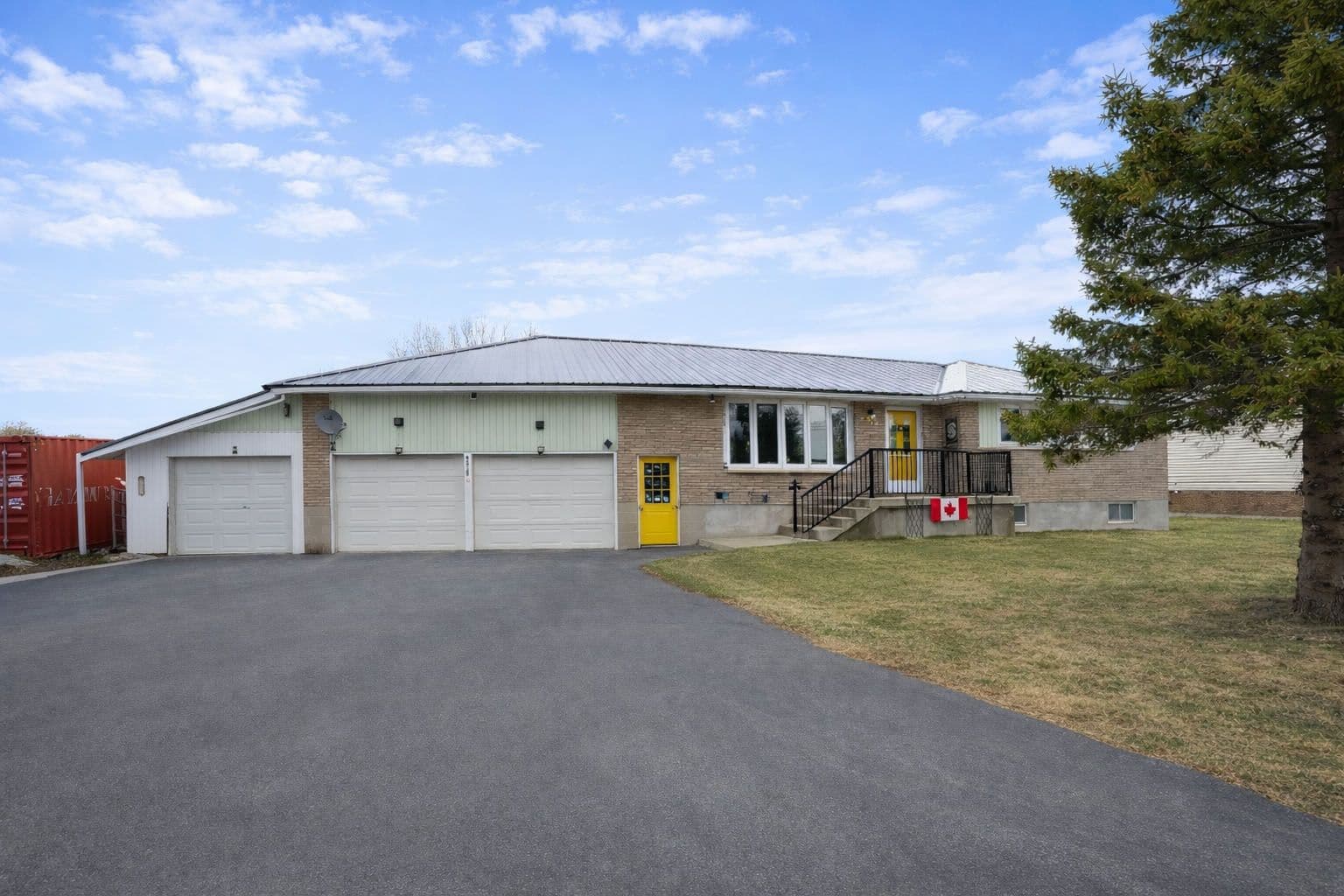 8315 93 Highway, Tiny, ON L0K 2E0