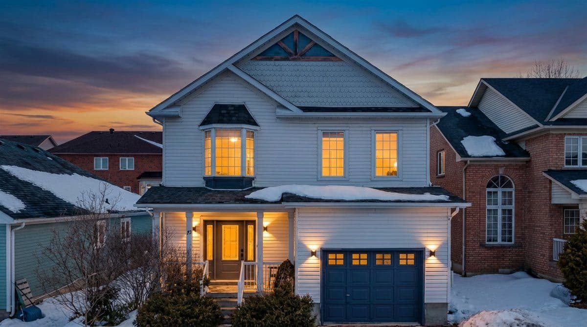 19 Silverstone Crescent, Georgina, ON L4P 4A5