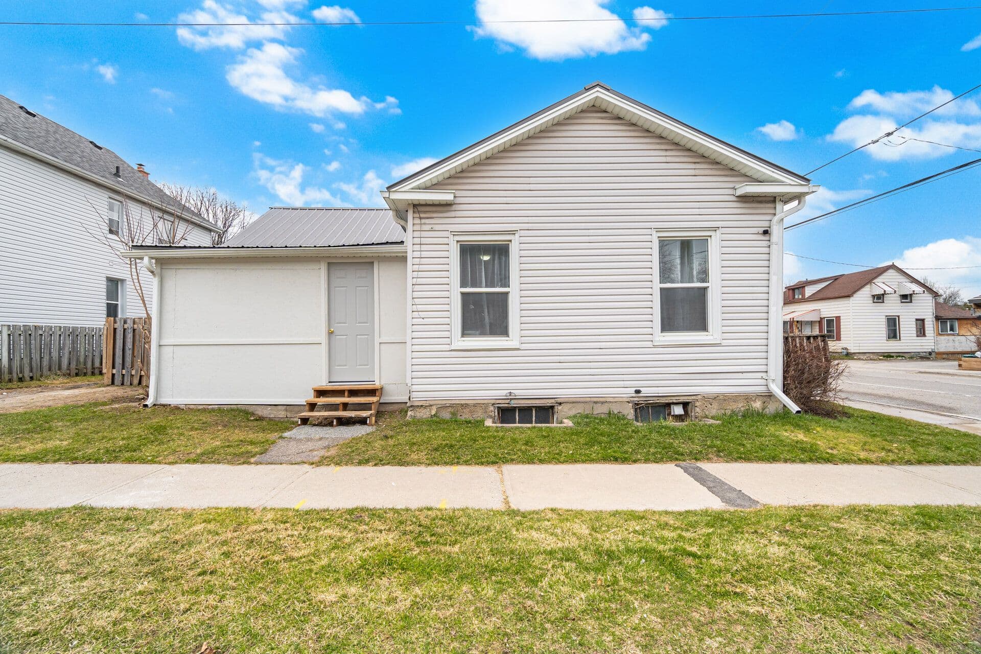 172 Celina Street, Oshawa, ON L1H 4N5