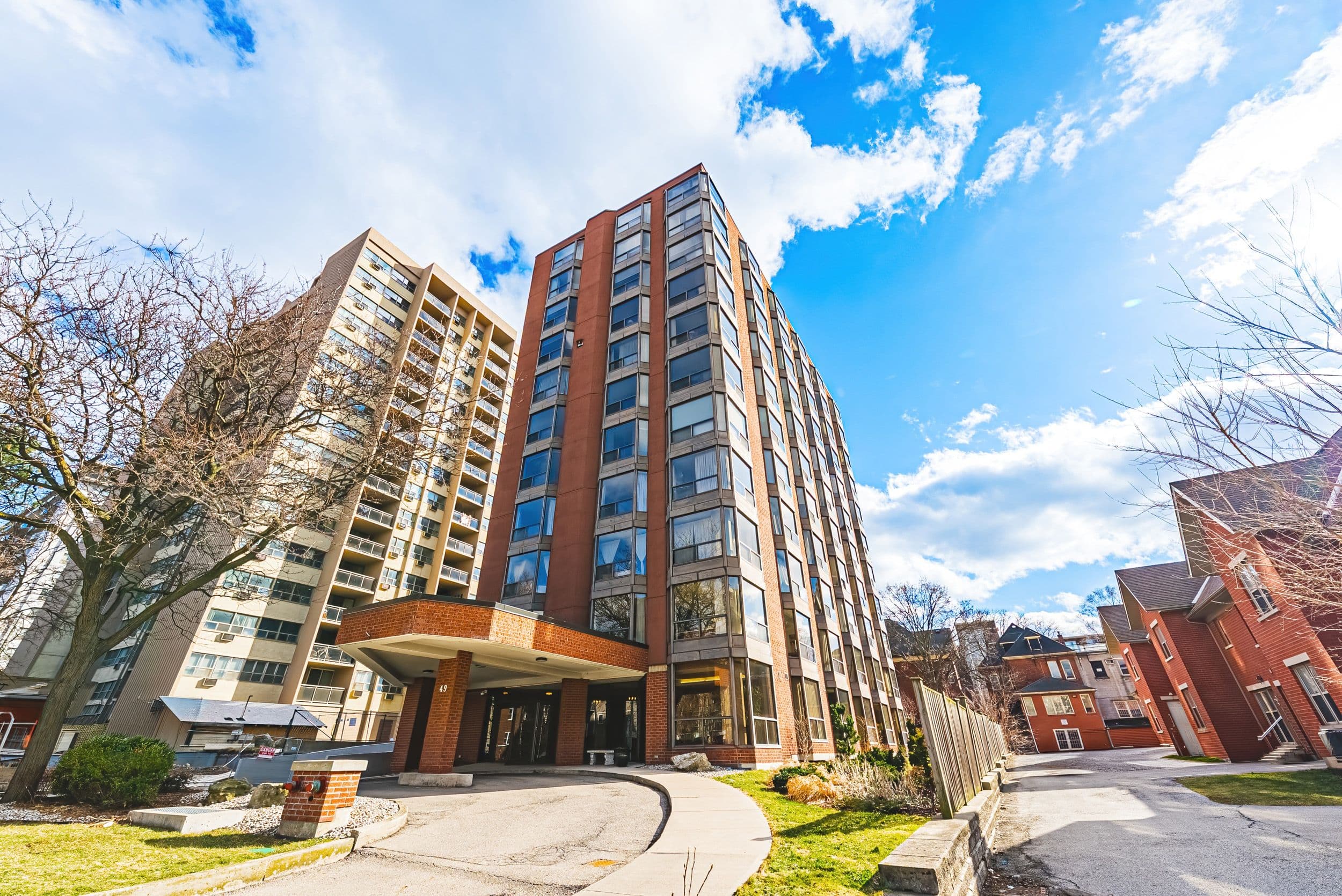 49 Robinson Street 200, Hamilton, ON L8P 1Y7